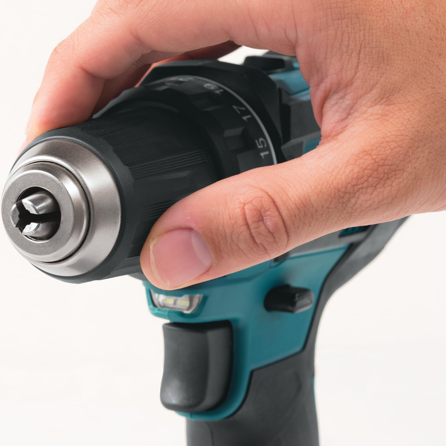 Perceuse visseuse 18 V 2x3 Ah avec coffret