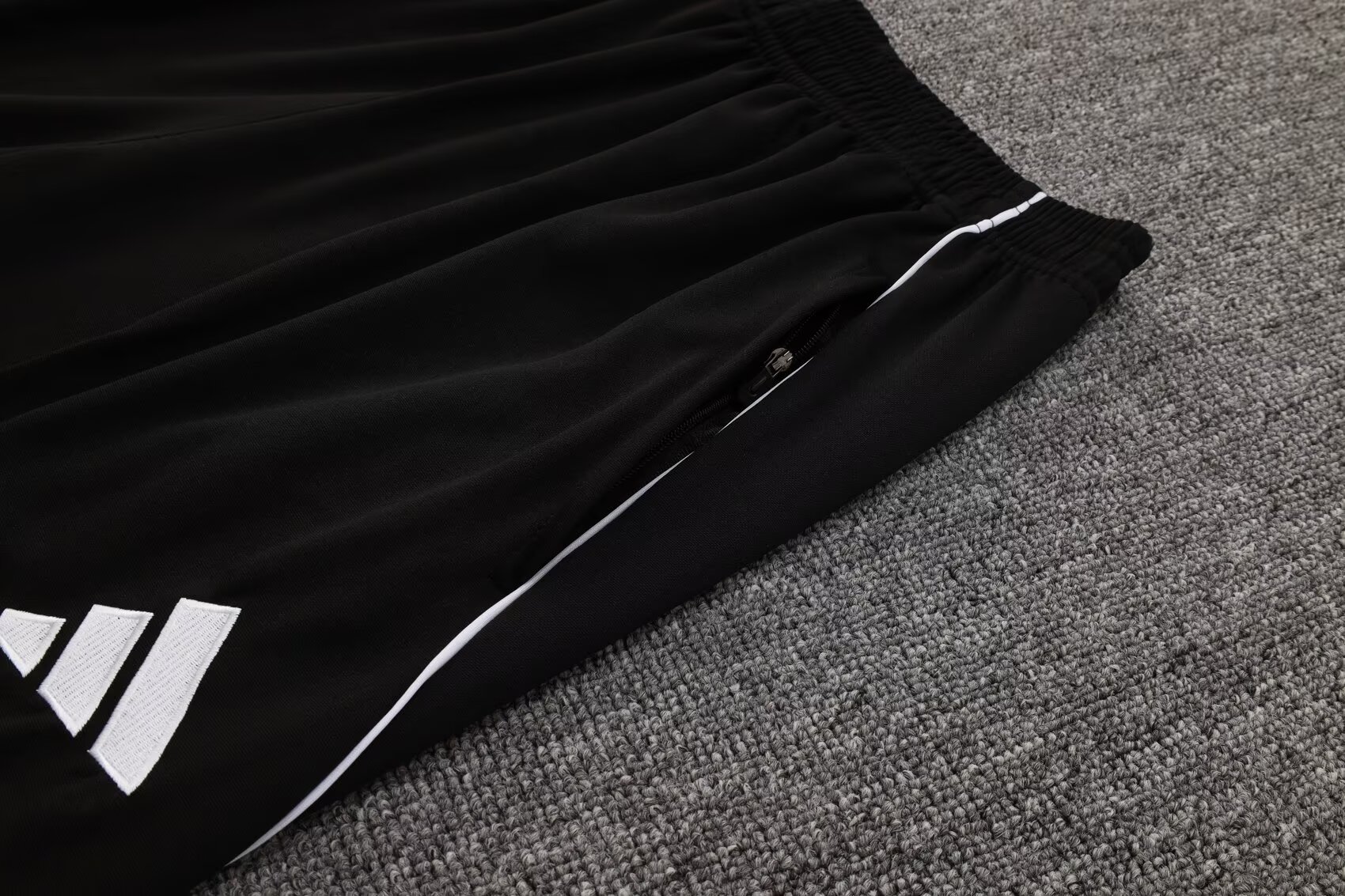 2025/26 Miami Black Training Kit