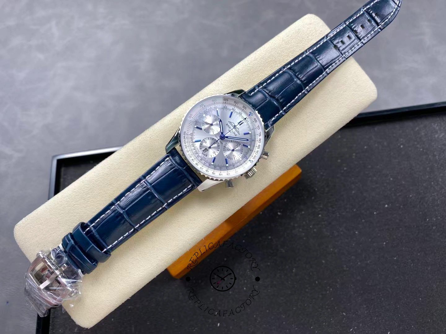 Breitling Navitimer B01 Chronograph 41mm AB0139A71G1P1 Replica
