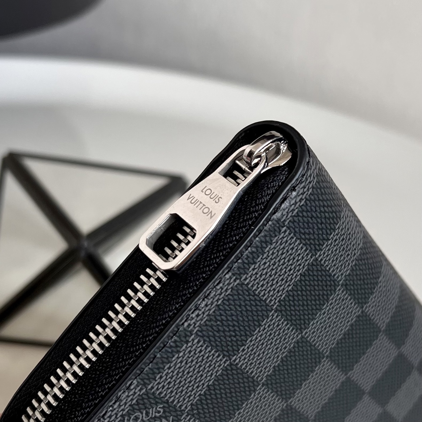 The latest style  Zippy wallet