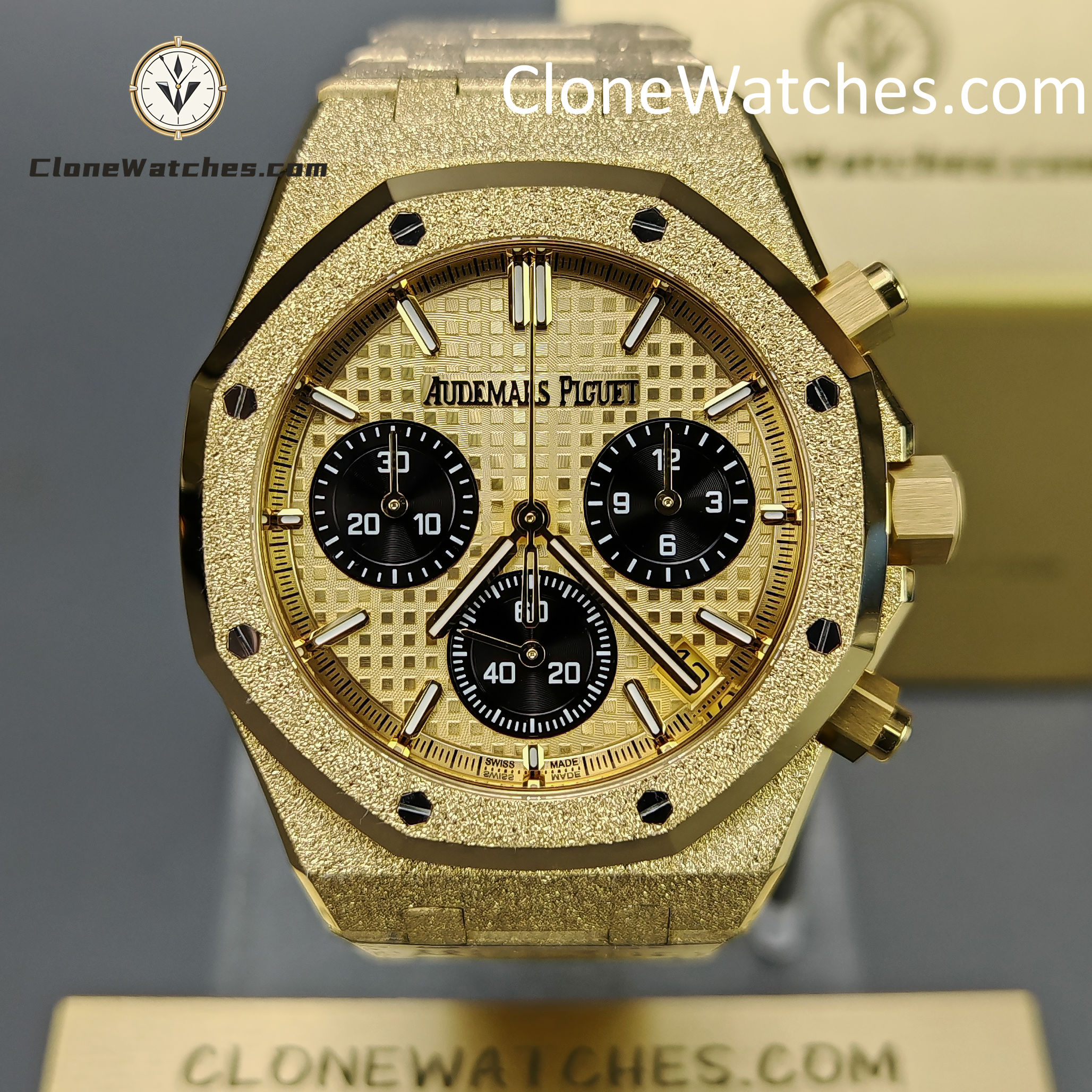 Audemars Piguet Super Clone Watches 1:1 Royal Oak Gold Dial 26240BA Selfwinding Chronograph