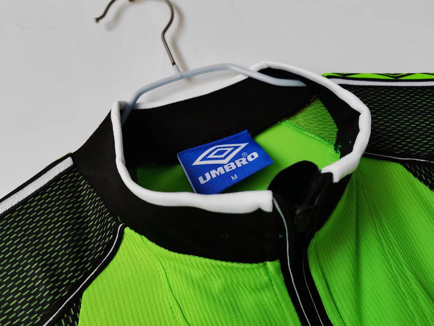 1998/99 Vintage Manchester United Goalkeeper Green Jersey - Fans Edition