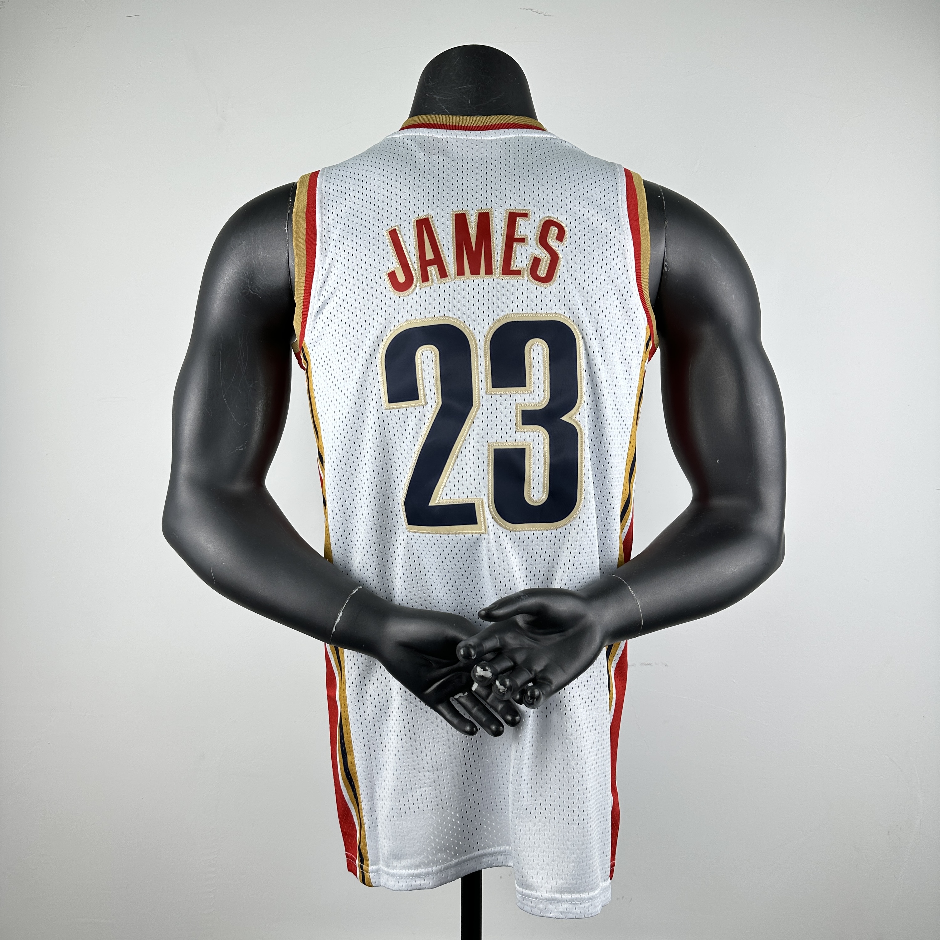 Embroidered MN Retro Jersey Cavaliers 03/04 Season White No. 23 James