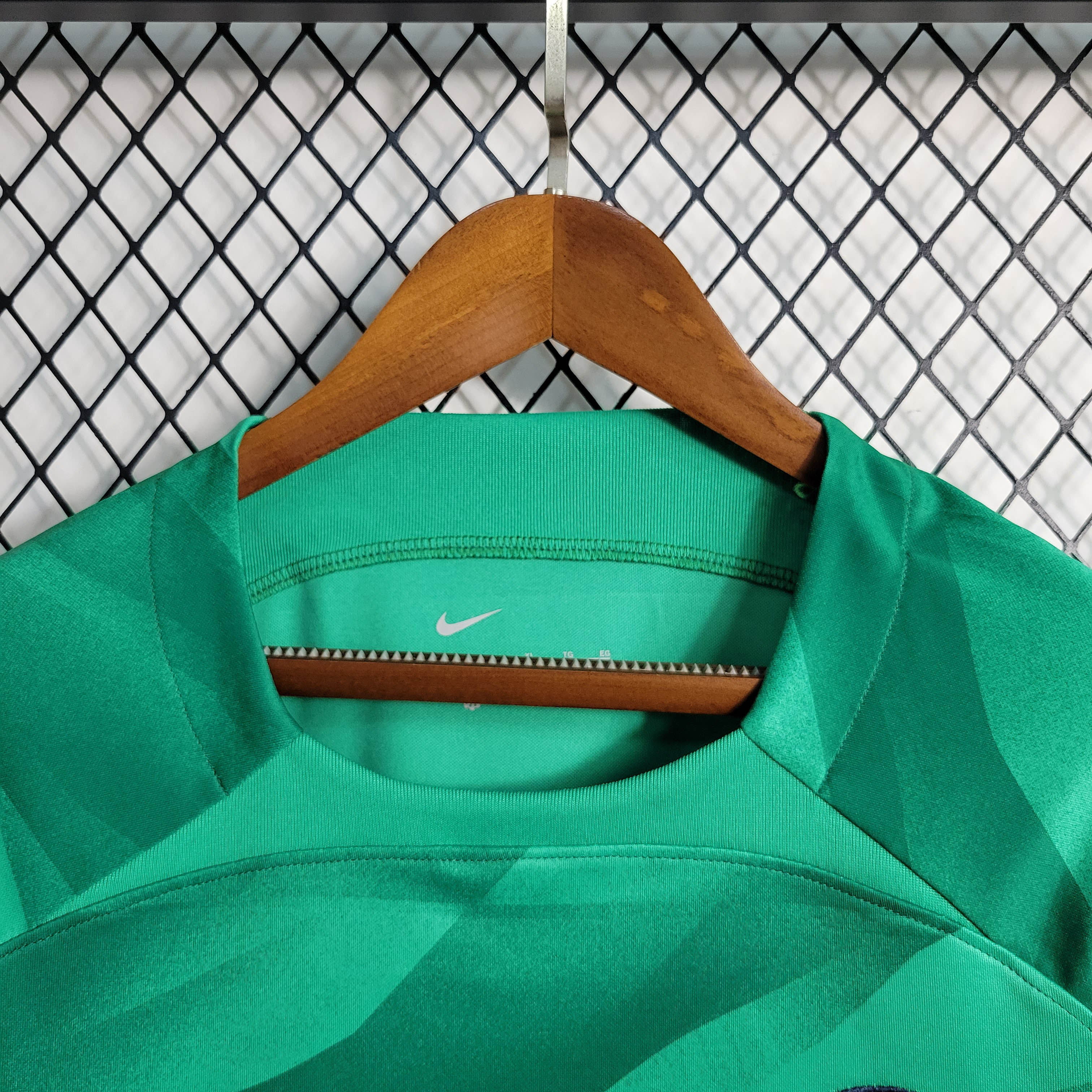 2023/2024 Psg Paris Saint-Germain Goalkeeper Green Football Shirt - Fans Edition