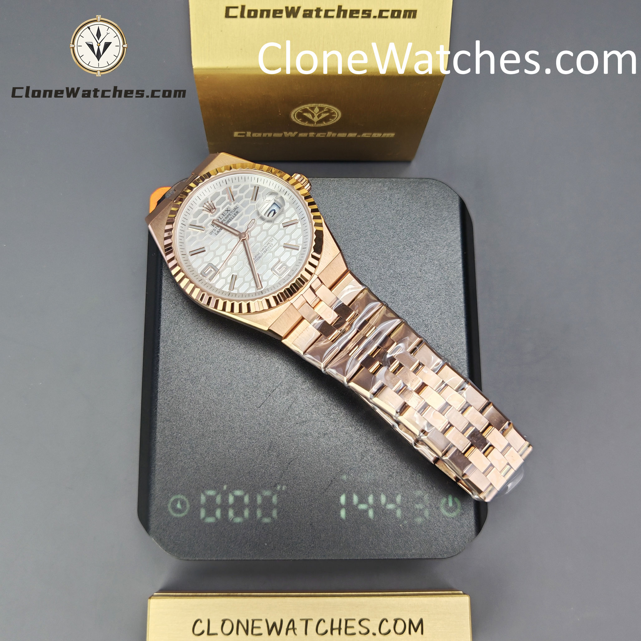 Rolex Super Clone Watches 1:1 Land-Dweller M127335-0001 White Dial Rose Gold 7135 Movement 40mm