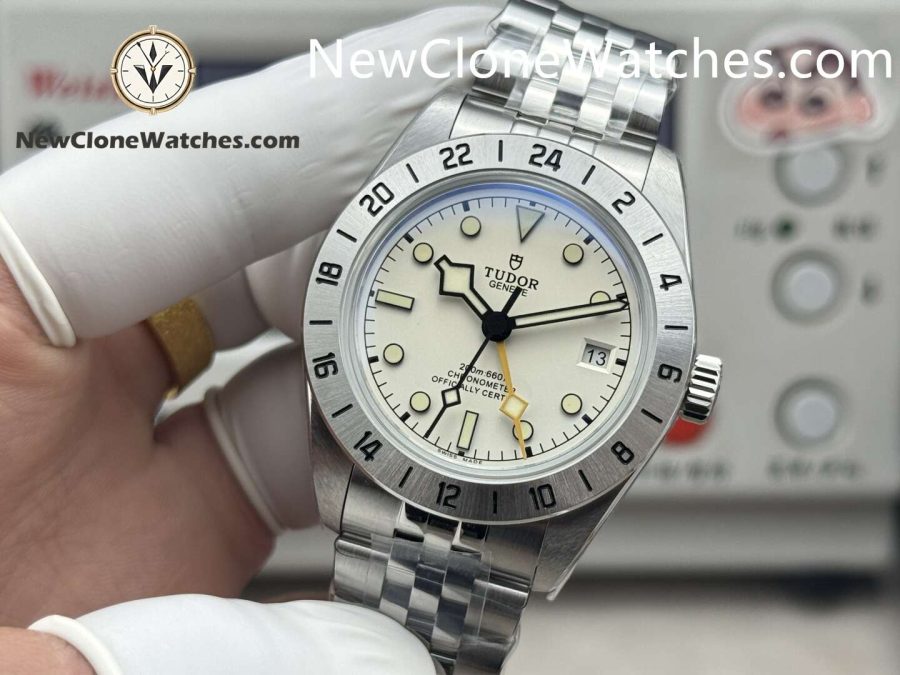 Tudor Super Clone Watches 1:1 Black Bay Pro m79470-0004 White Dial 39mm