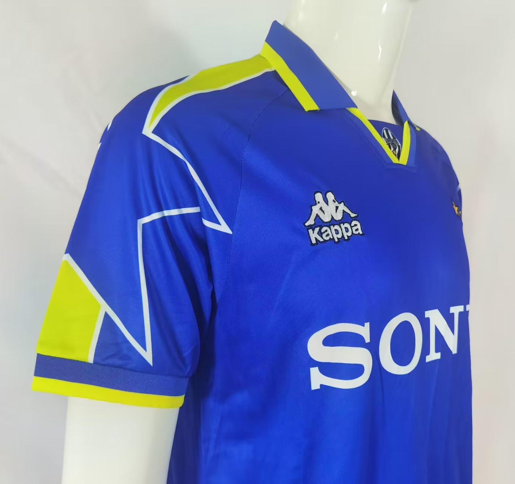 1996/97 Juventus away retro jersey - Fans Edition