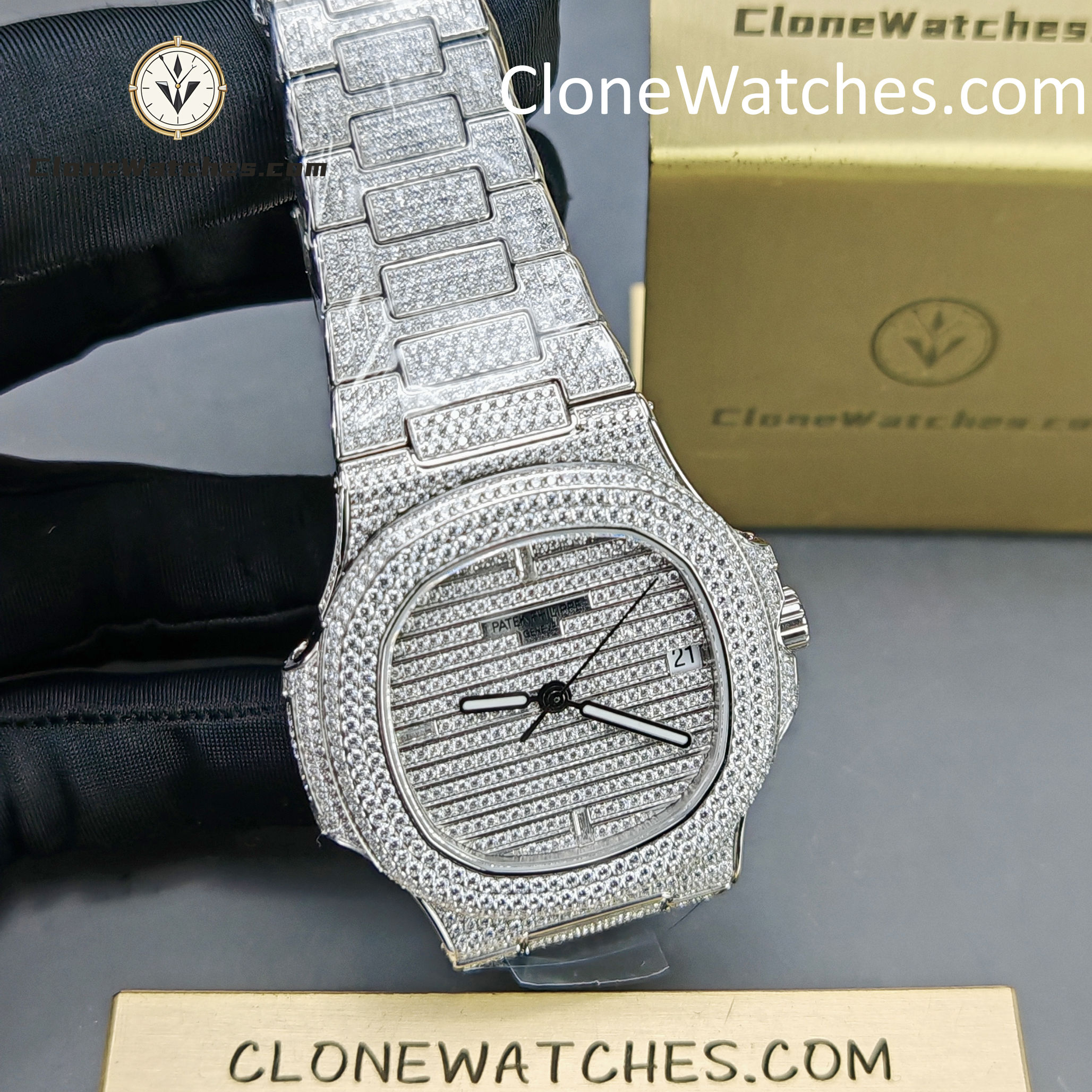 Patek Philippe Super Clone Watches 1:1 Nautilus 5719/10G Diamond
