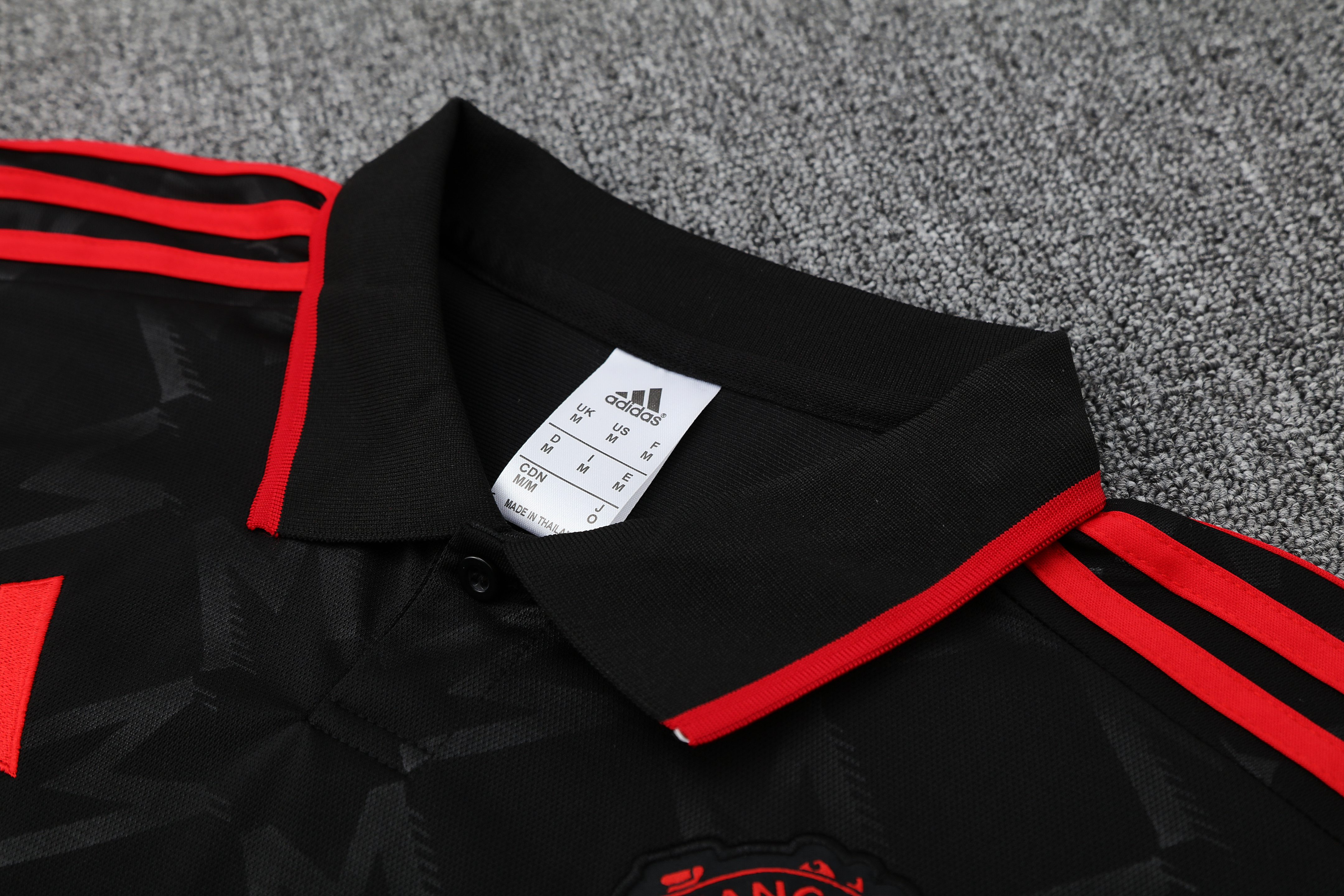 25-26 Manchester United (Polo Shirt) Black Training Shirt - Fan Edition