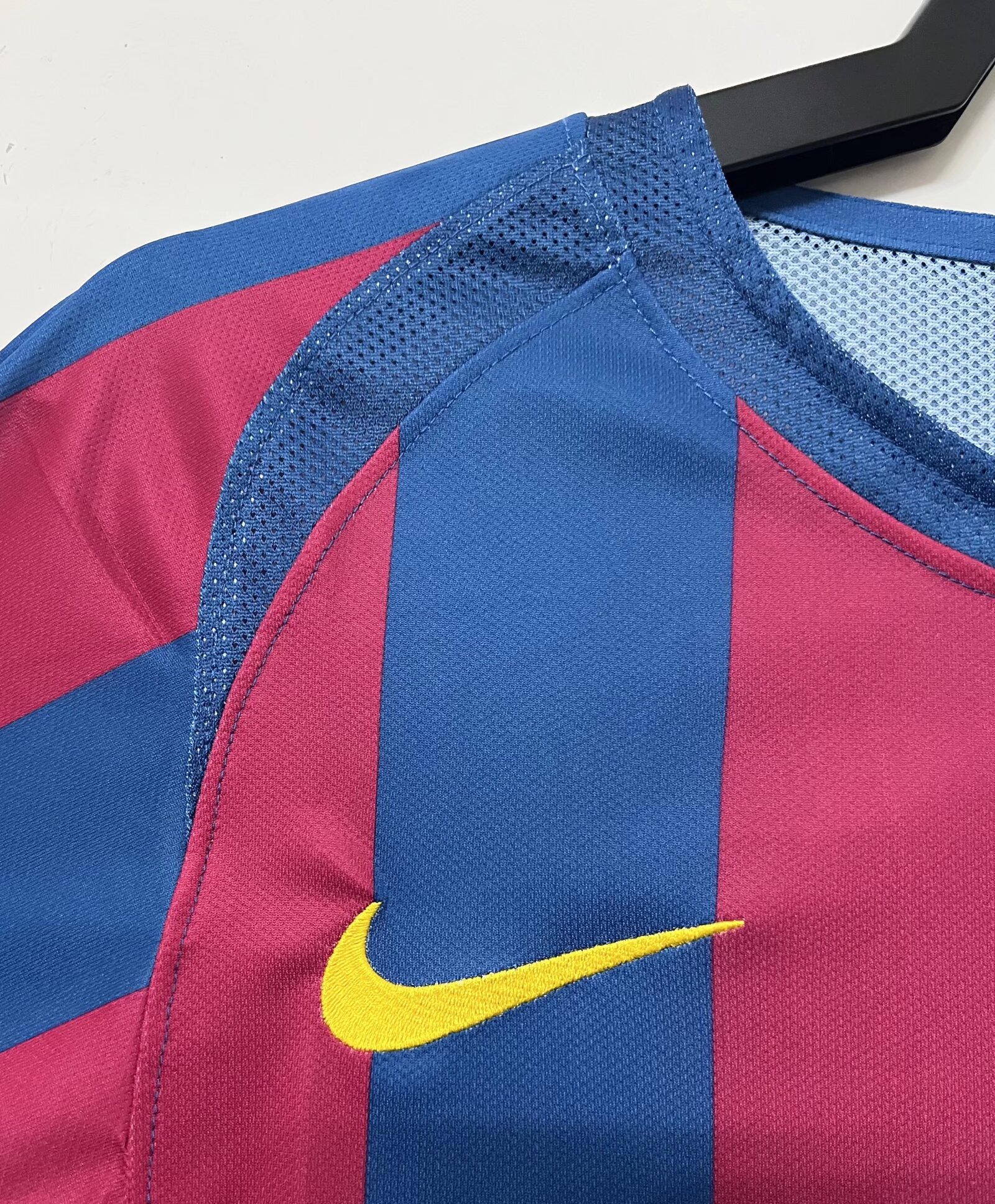 2005/2006 Barcelona Home Long Sleeve Champions League Edition