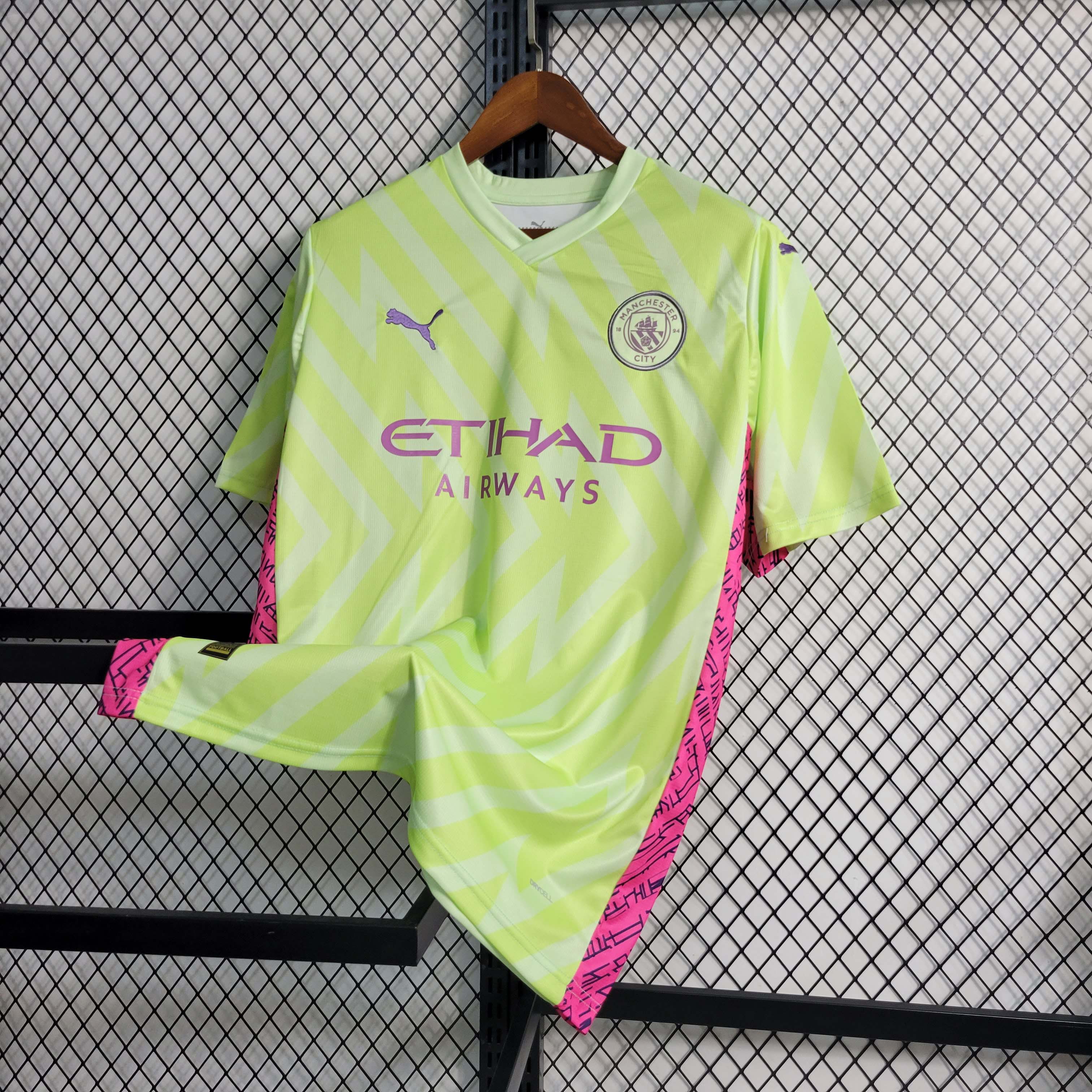 2023/2024 Manchester City Goalkeeper Fluorescent Green Football Shirt 1:1 Thai Quality - Fans Edition