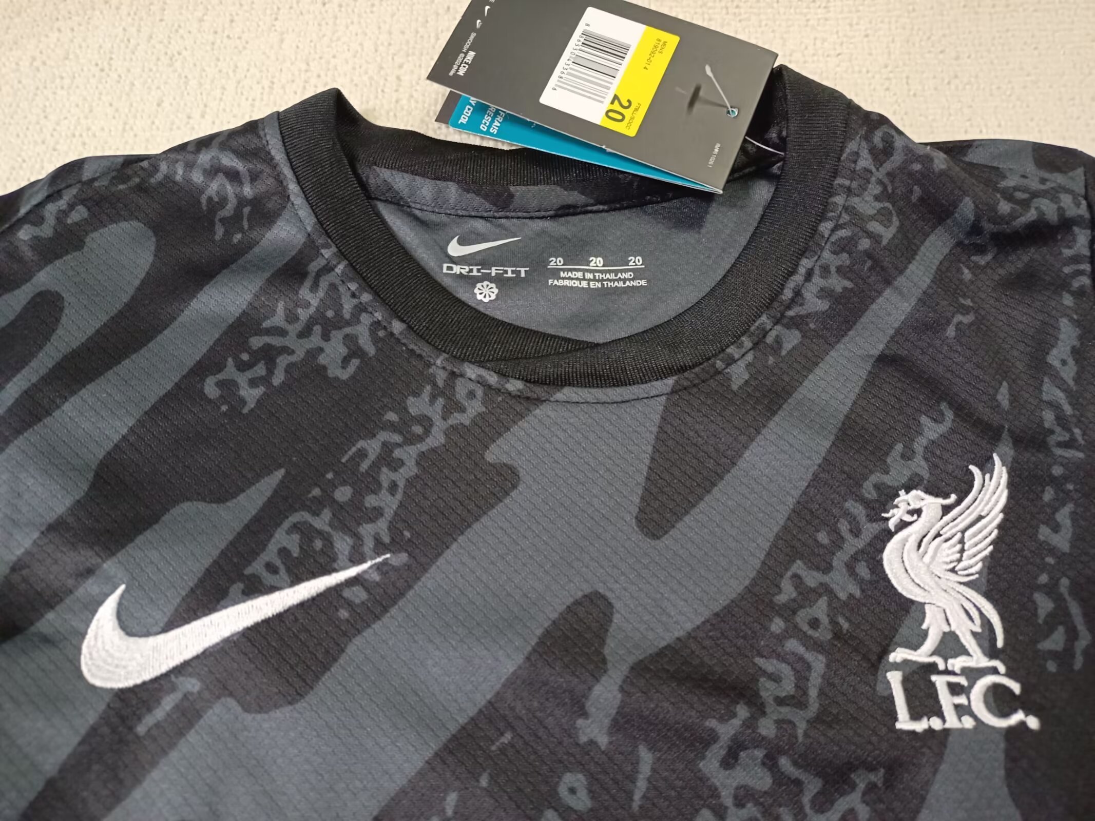 2024/25 Liverpool children's black goalkeeper jersey 1:1 Thai quality