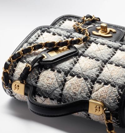 Important customer only ☆ CHANEL ☆ Small top handle