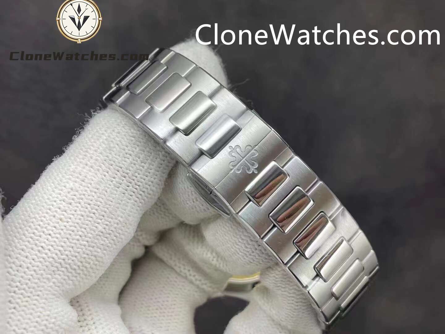 Patek Philippe Super Clone Watches 1:1 Nautilus Gray Dial Diamond Frame 7118/1200A-011 35.2 mm