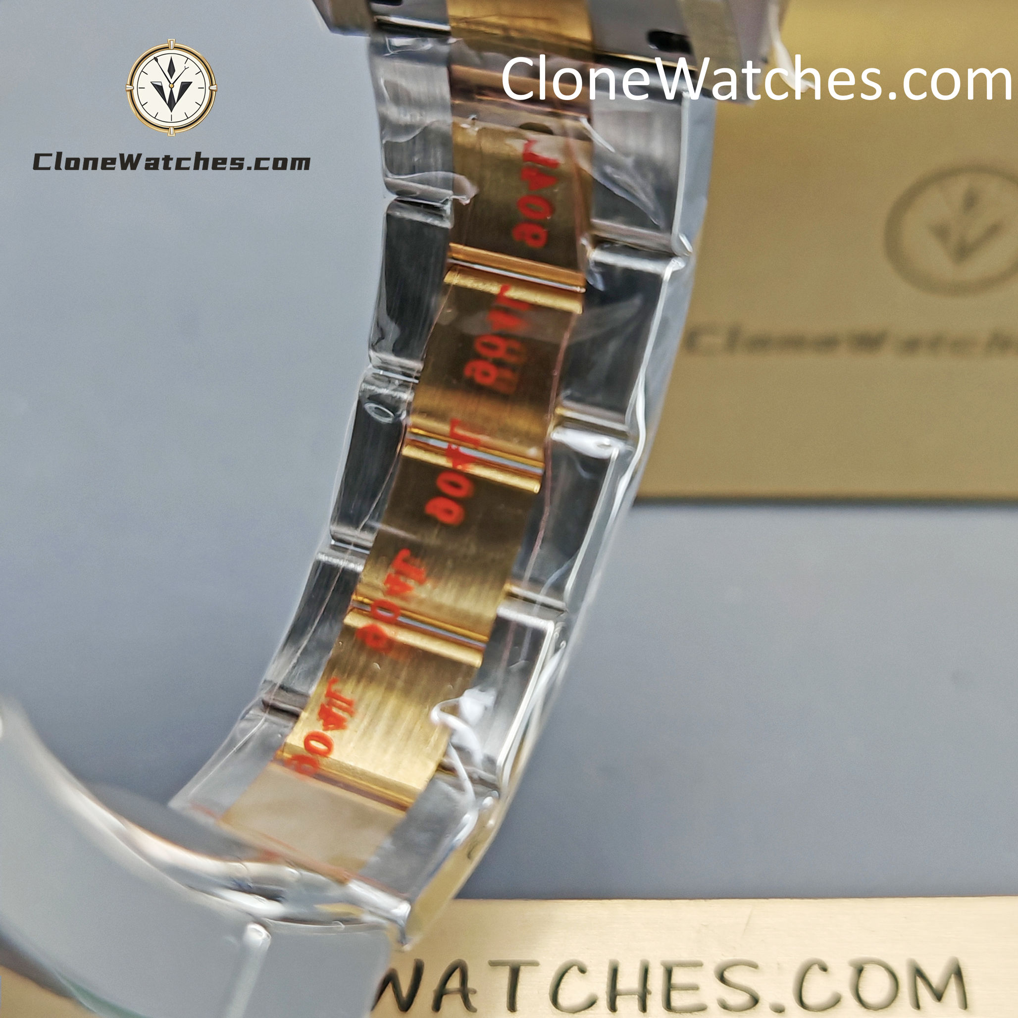 Rolex Super Clone Watches 1:1 GMT Master II 116713-LN-78203 Oyster 3186 Movement