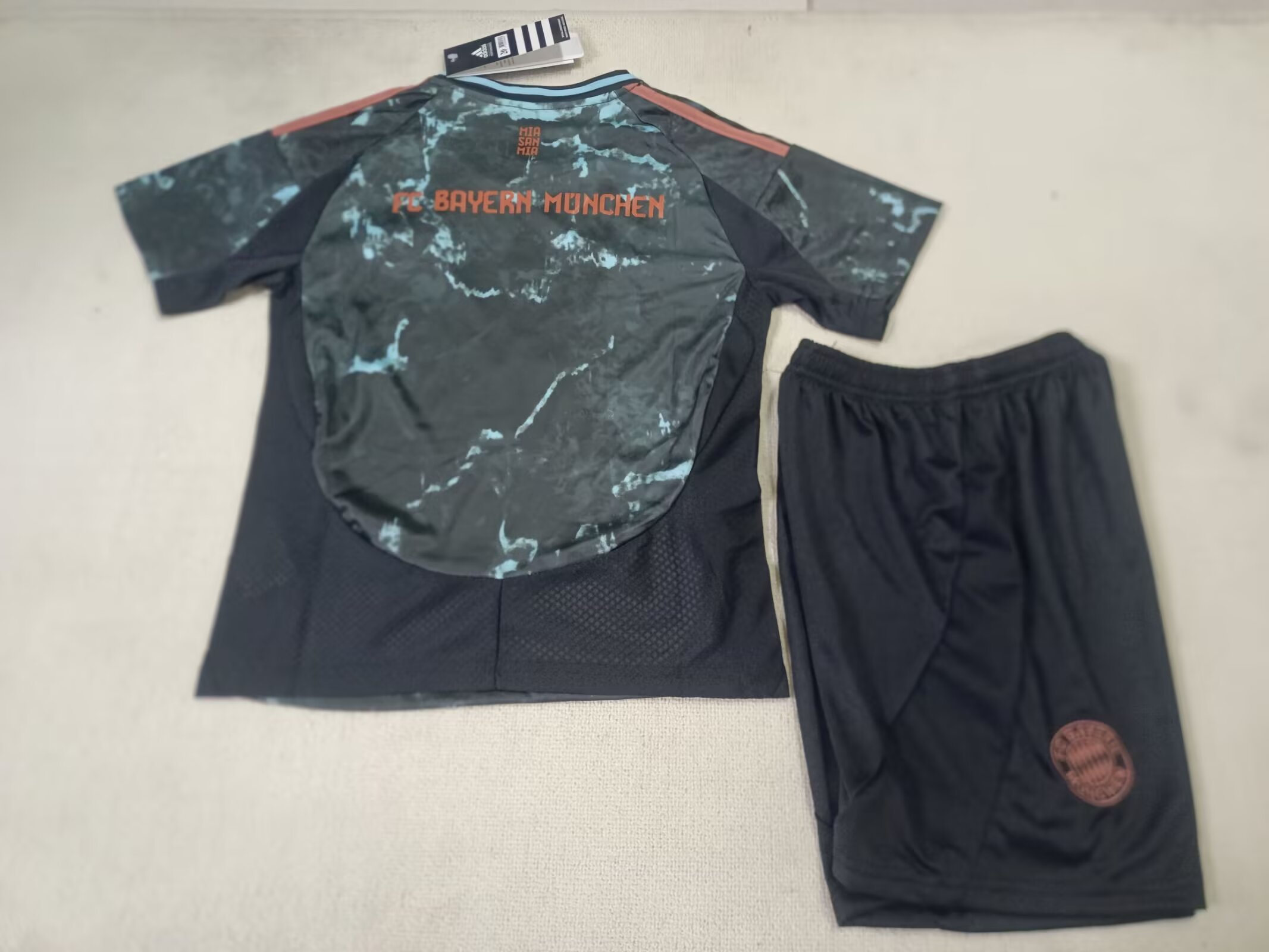 2024/25 Bayern Munich Away Jersey - Kids Kit