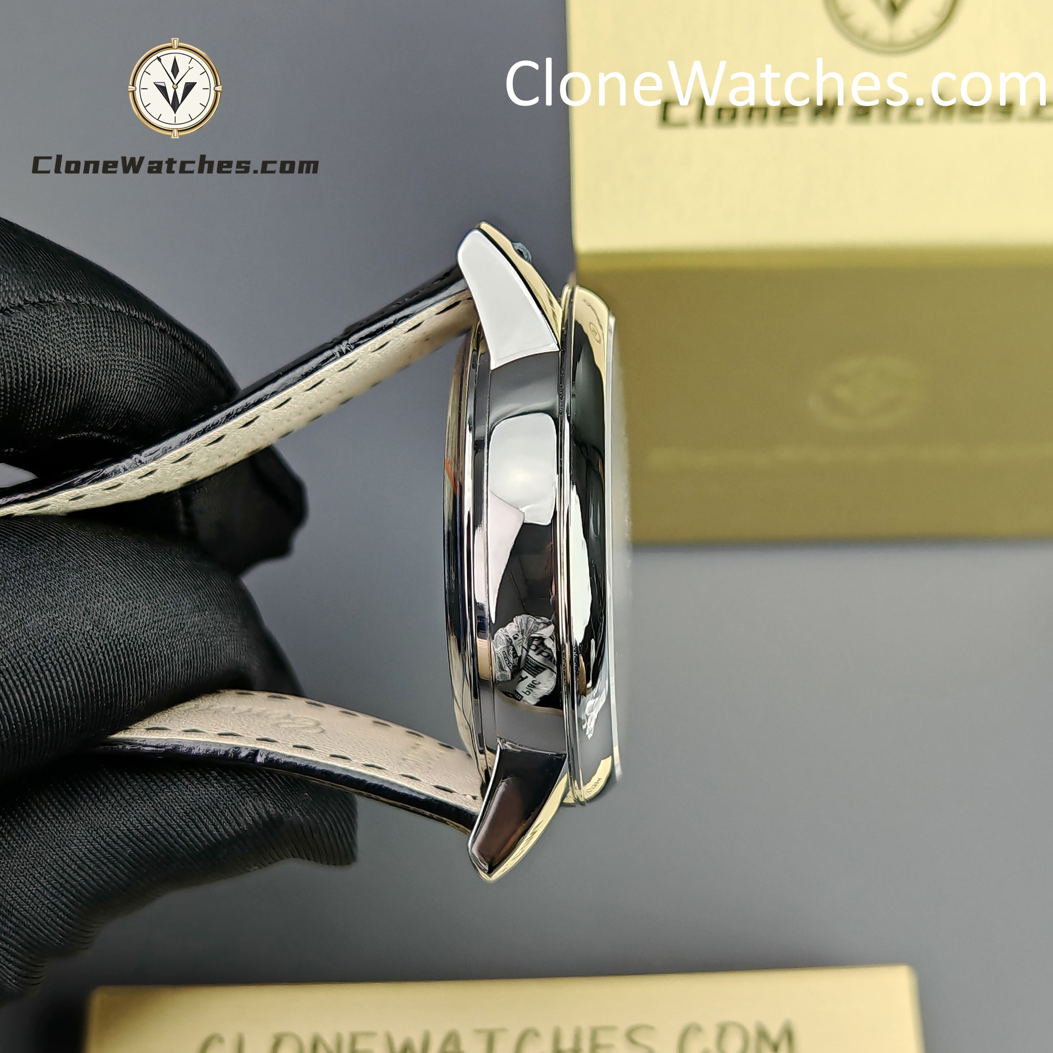 Vacheron Constantin Super Clone Watches 1:1 Patrimony Moon Phase Retrograde Date 4010U/000G-B330 White Dial