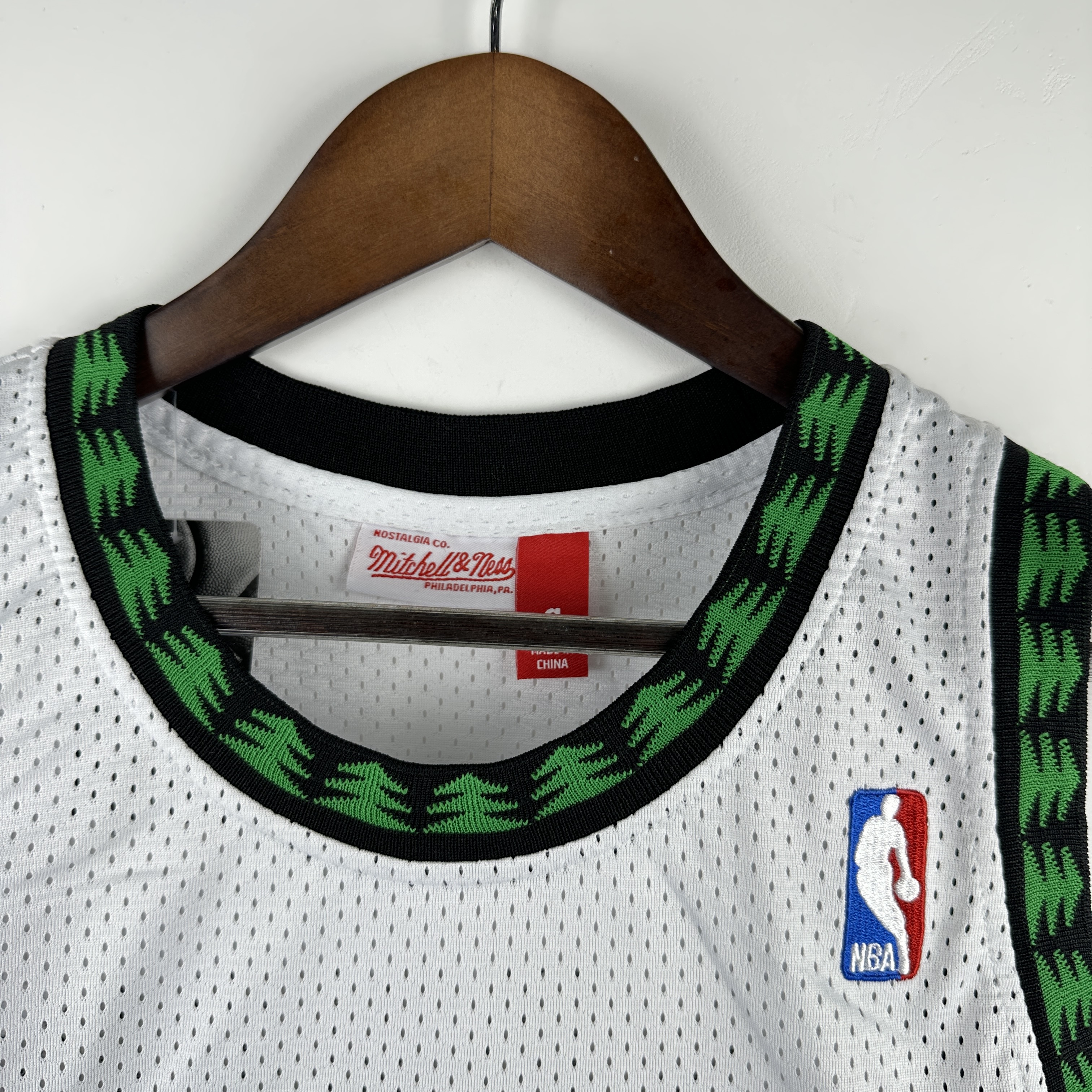 Embroidered MN retro jersey Timberwolves 97/98 season white No. 21 Kevin Garnett