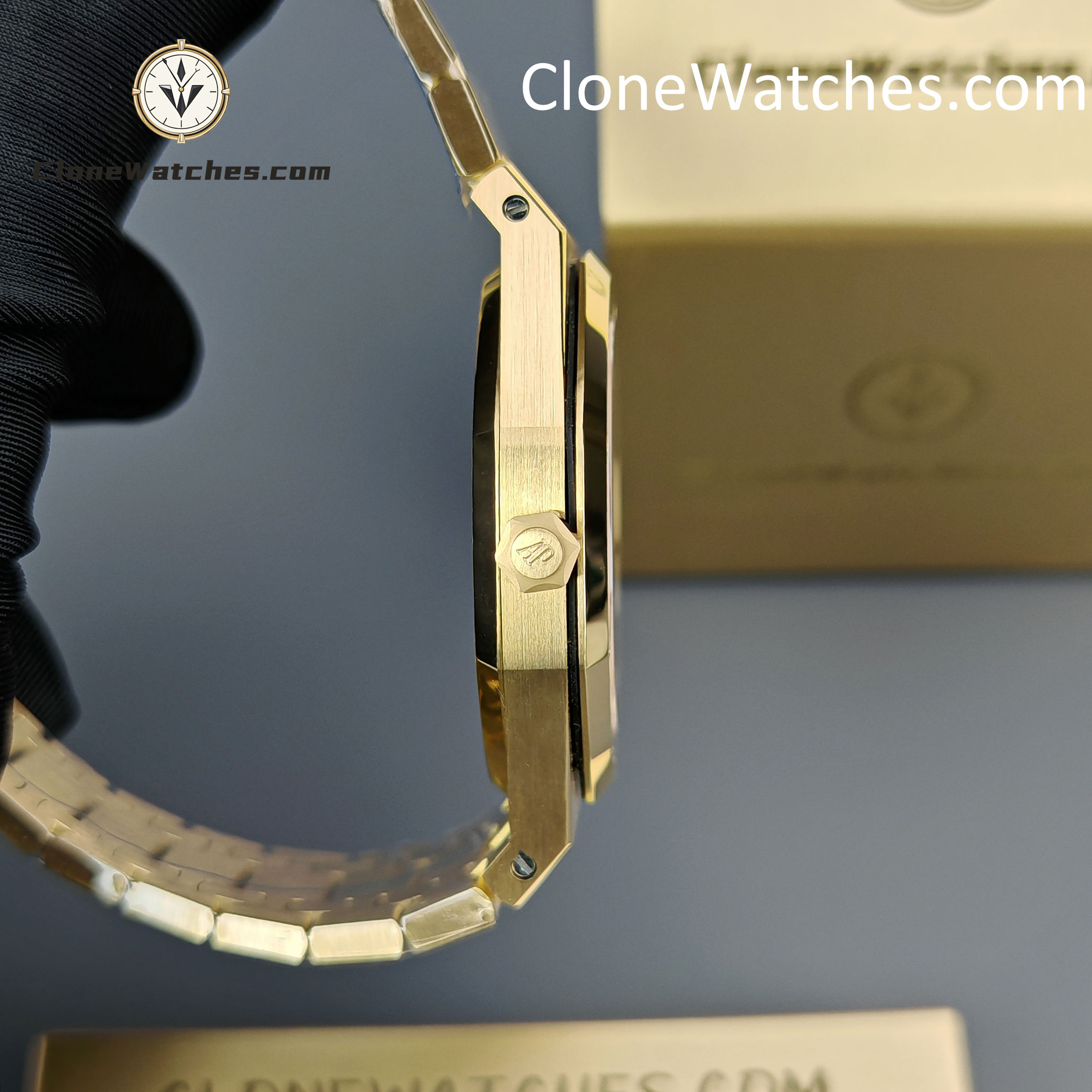 Audemars Piguet Super Clone Watches 1:1 Royal Oak “Jumbo” Extra-Thin Gold Dial 15202BA 39mm