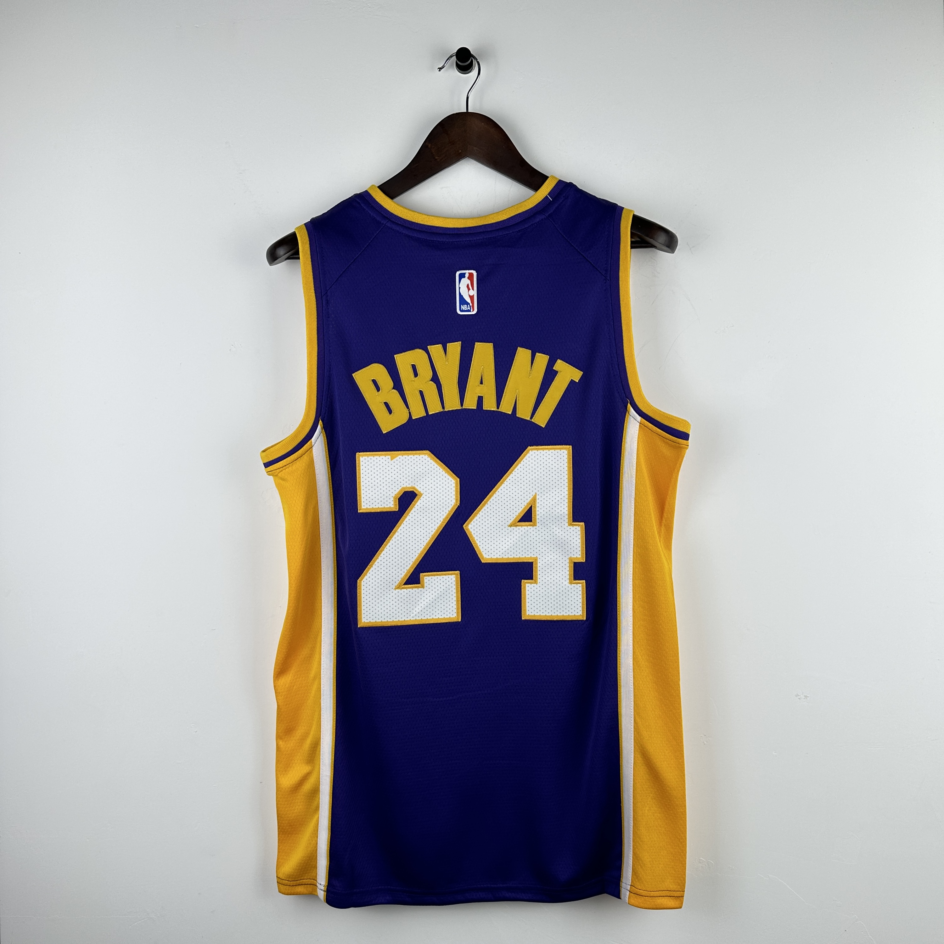 Embroidered Lakers V-neck purple No. 24 Kobe
