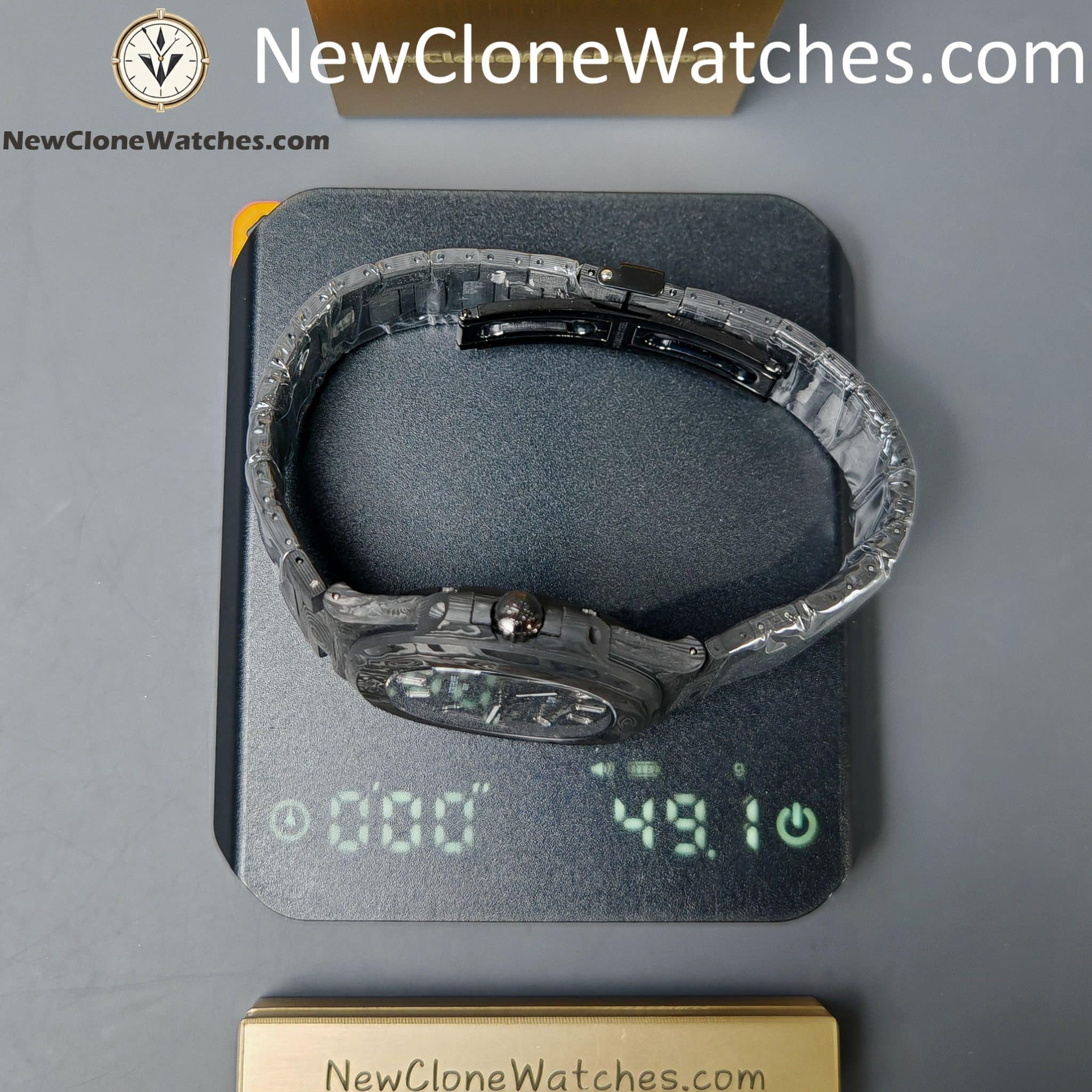 Modified Super Clone Watches 1:1 DiW Patek Philippe Nautilus 5711 Carbon Dial On Carbon Bracelet