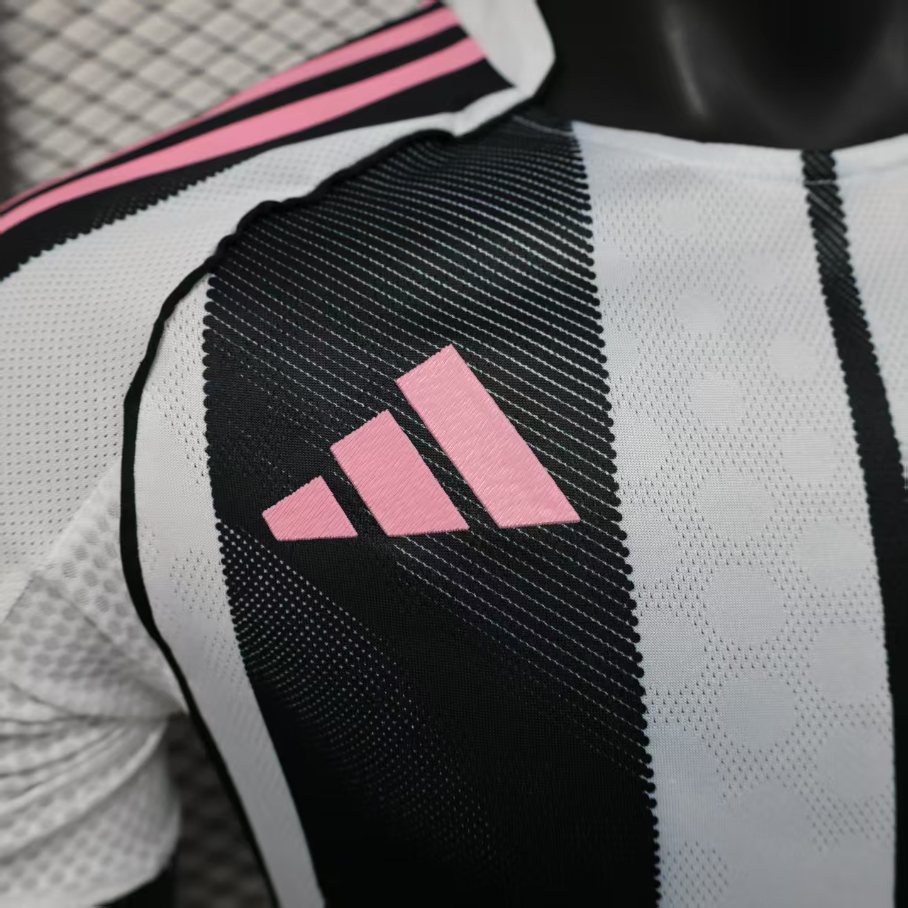 2025-26 Juventus Home - Jersey - Player Edition