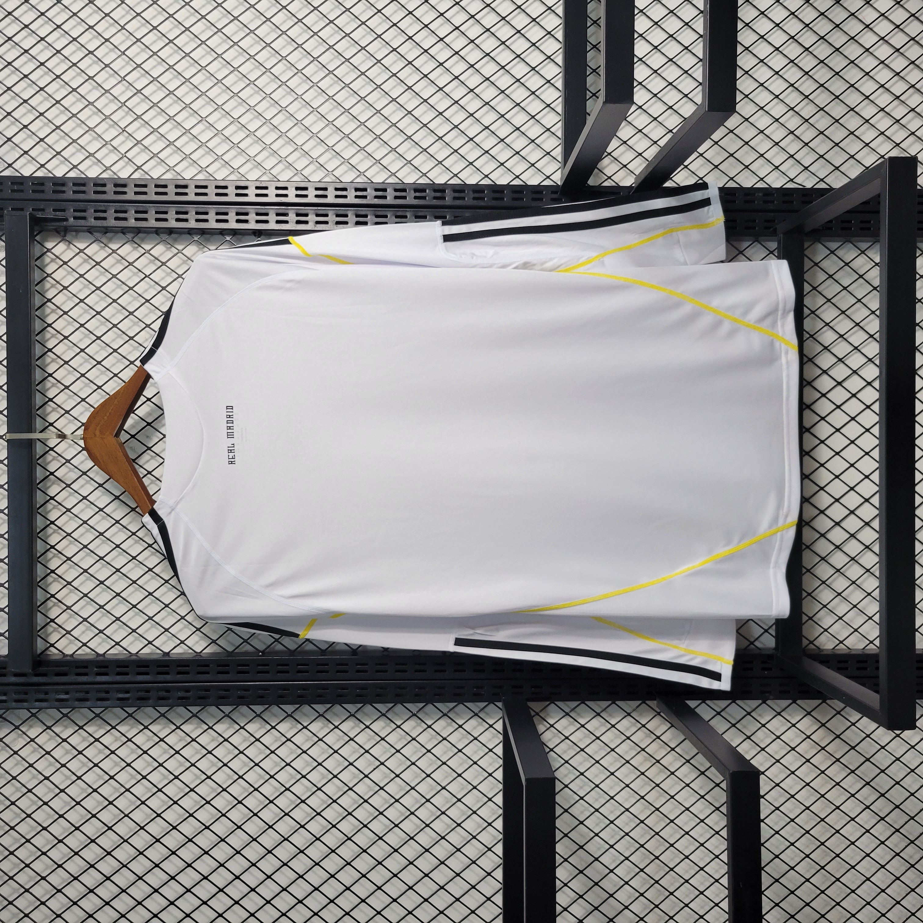 2009/10 Real Madrid Home Long Sleeve Retro Shirt - Fans Edition