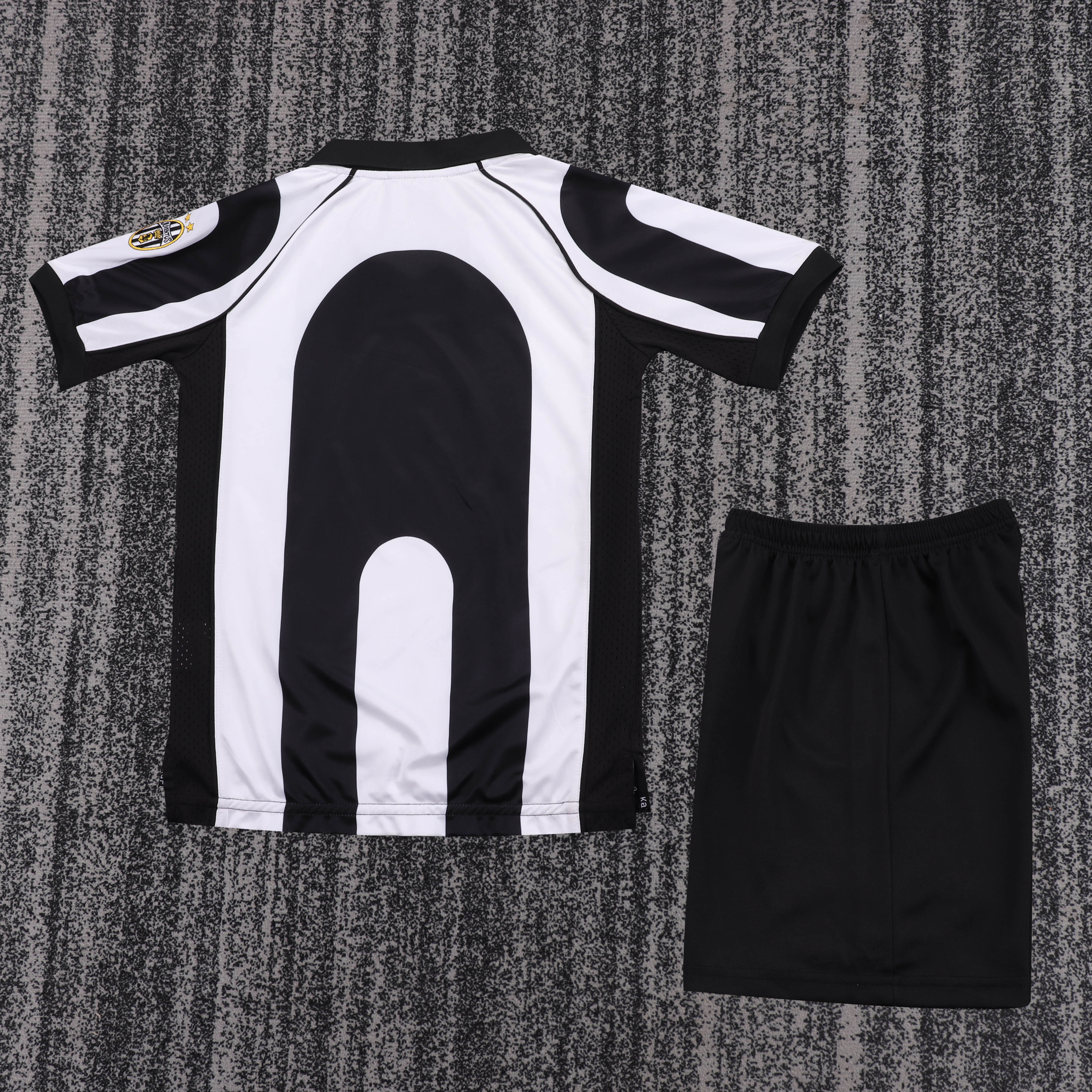 1997-98 Juventus Home Retro Children's Jersey Set - Fans Edition