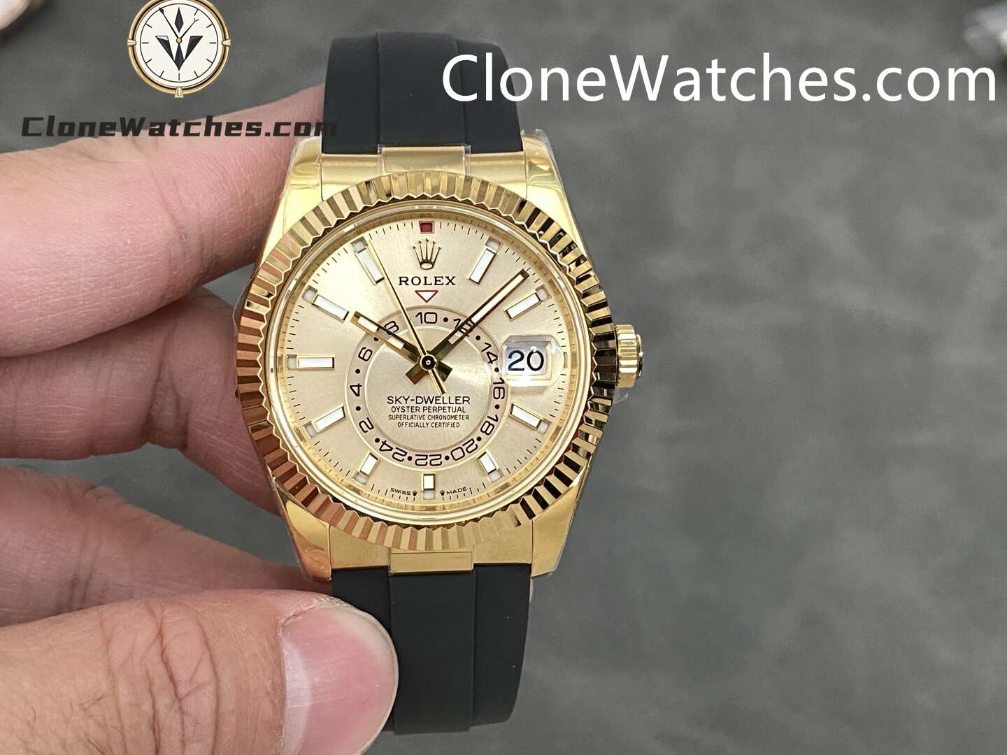 Rolex Super Clone Watch 1:1 Sky Dweller Gold Dial M326238-0007 42MM Rubber Strap