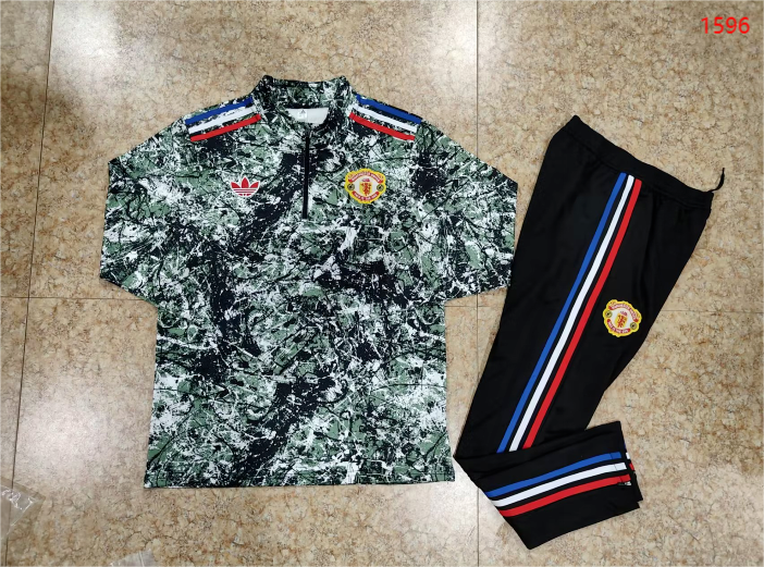 2024/25 Manchester United Half Zip Training Kit..