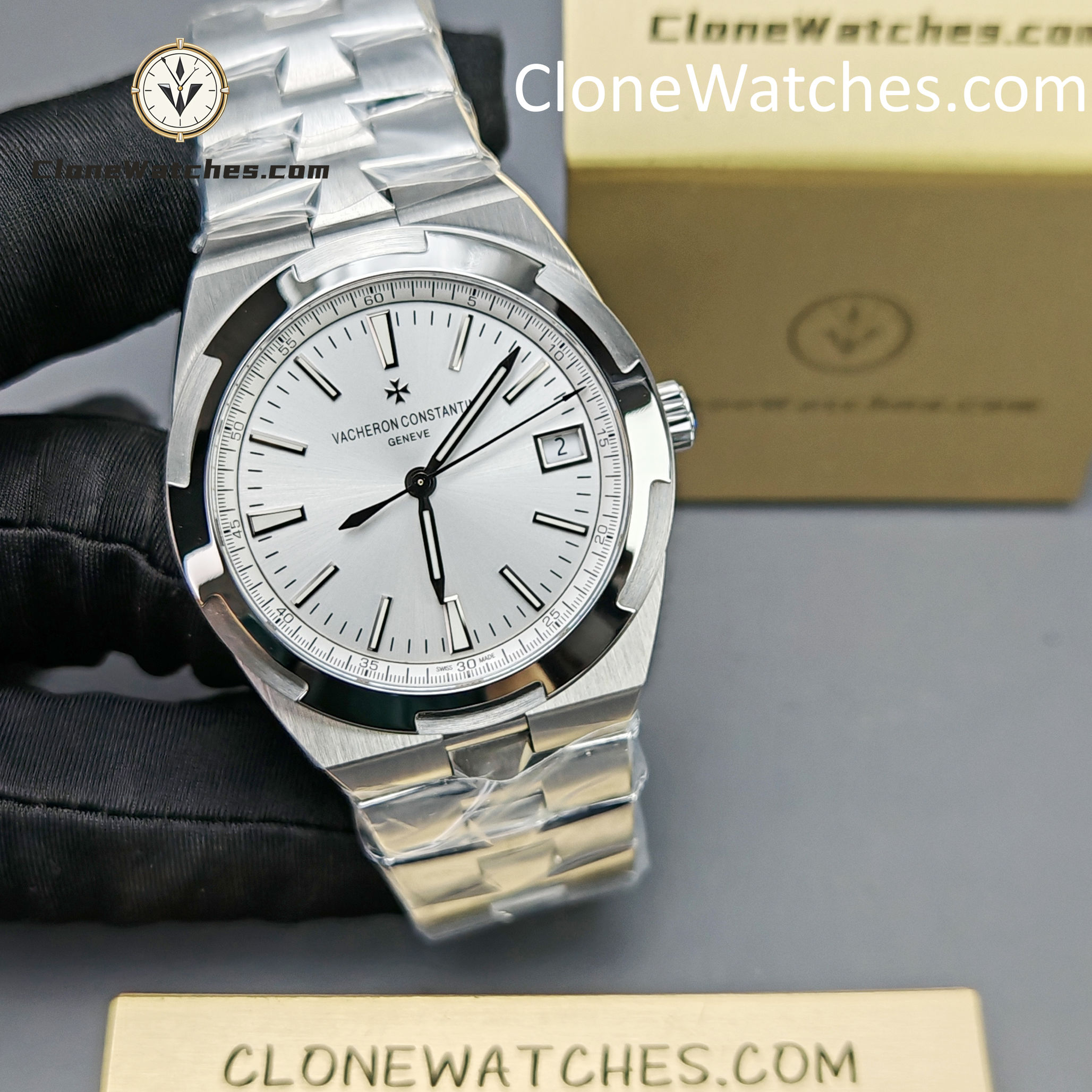 Vacheron Constantin Super Clone Watches 1:1 Overseas 4500V/210A-B126 Silvery white Dial
