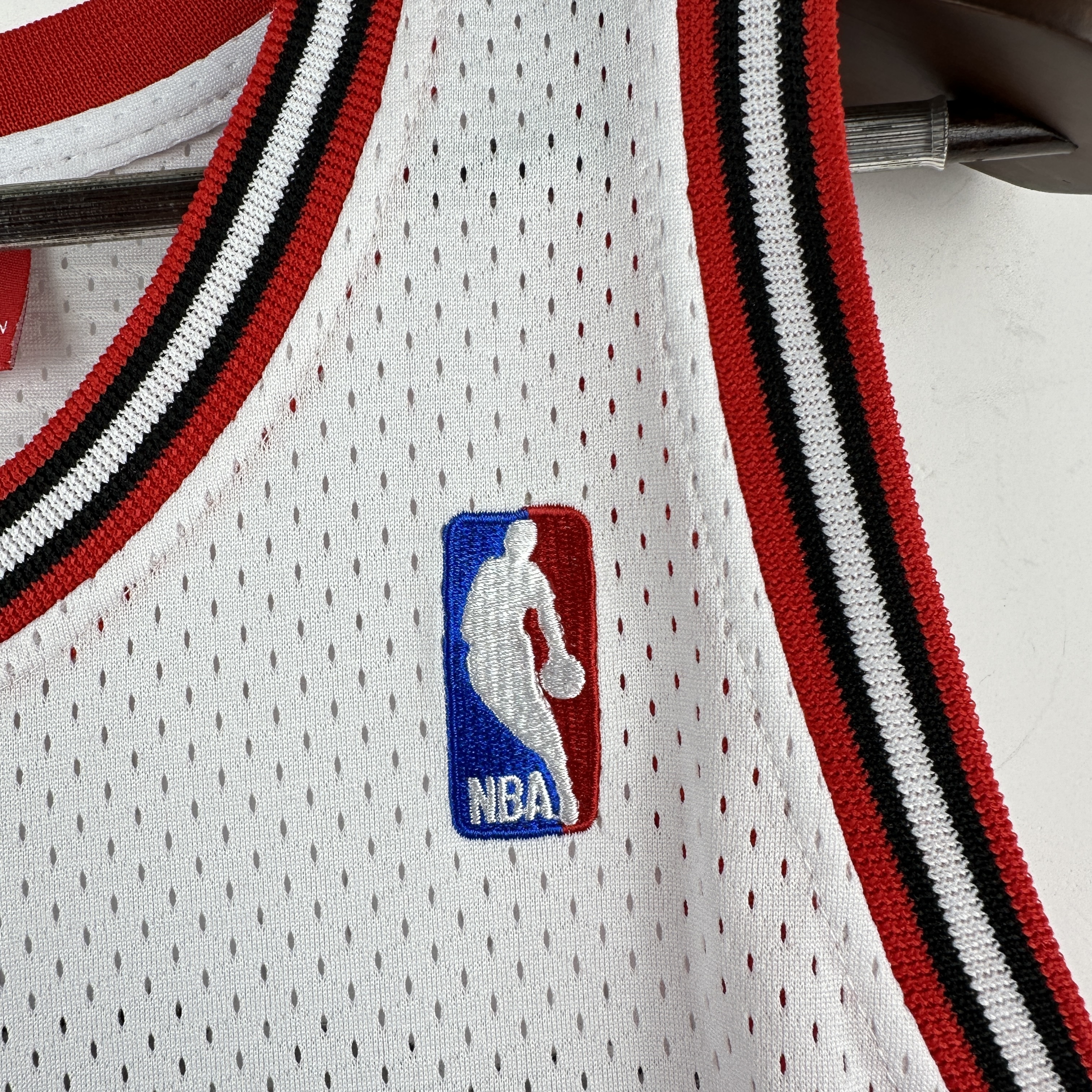 Embroidered MN retro jersey, Chicago Bulls 97/98 season, white, No. 91, Rodman