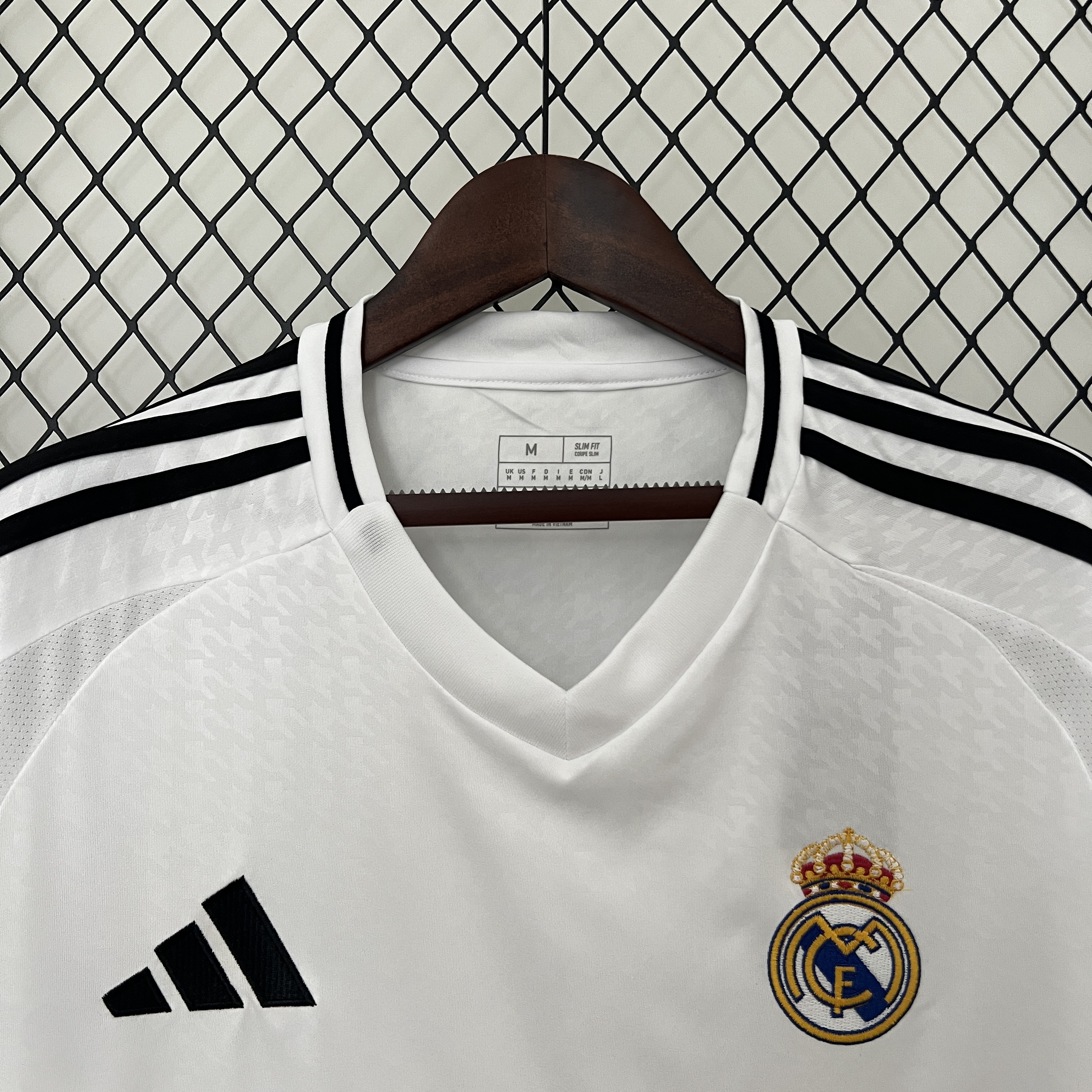 2024/25 Real Madrid Home Shirt - Fans Edition