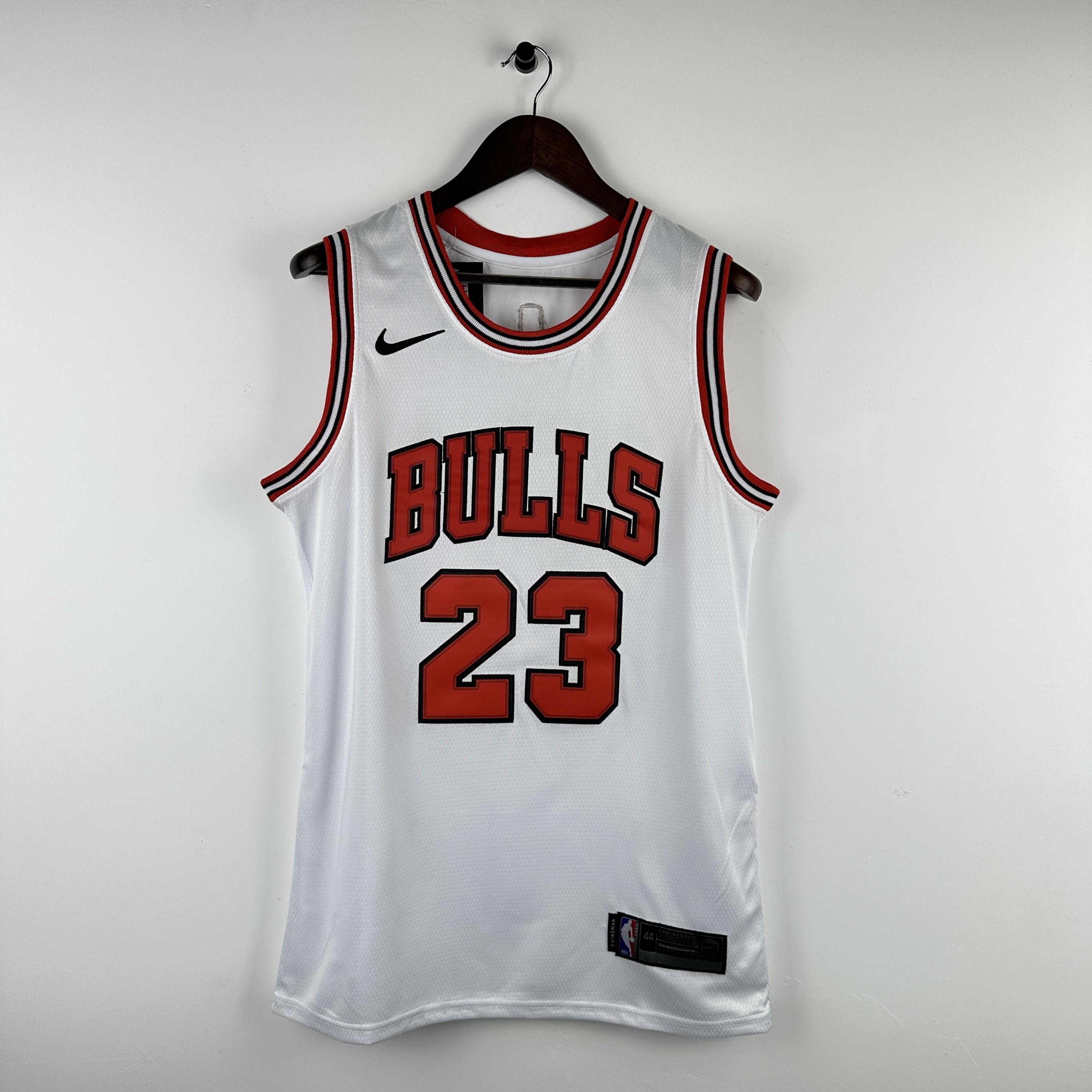 Embroidered Bulls White No. 23 Jordan