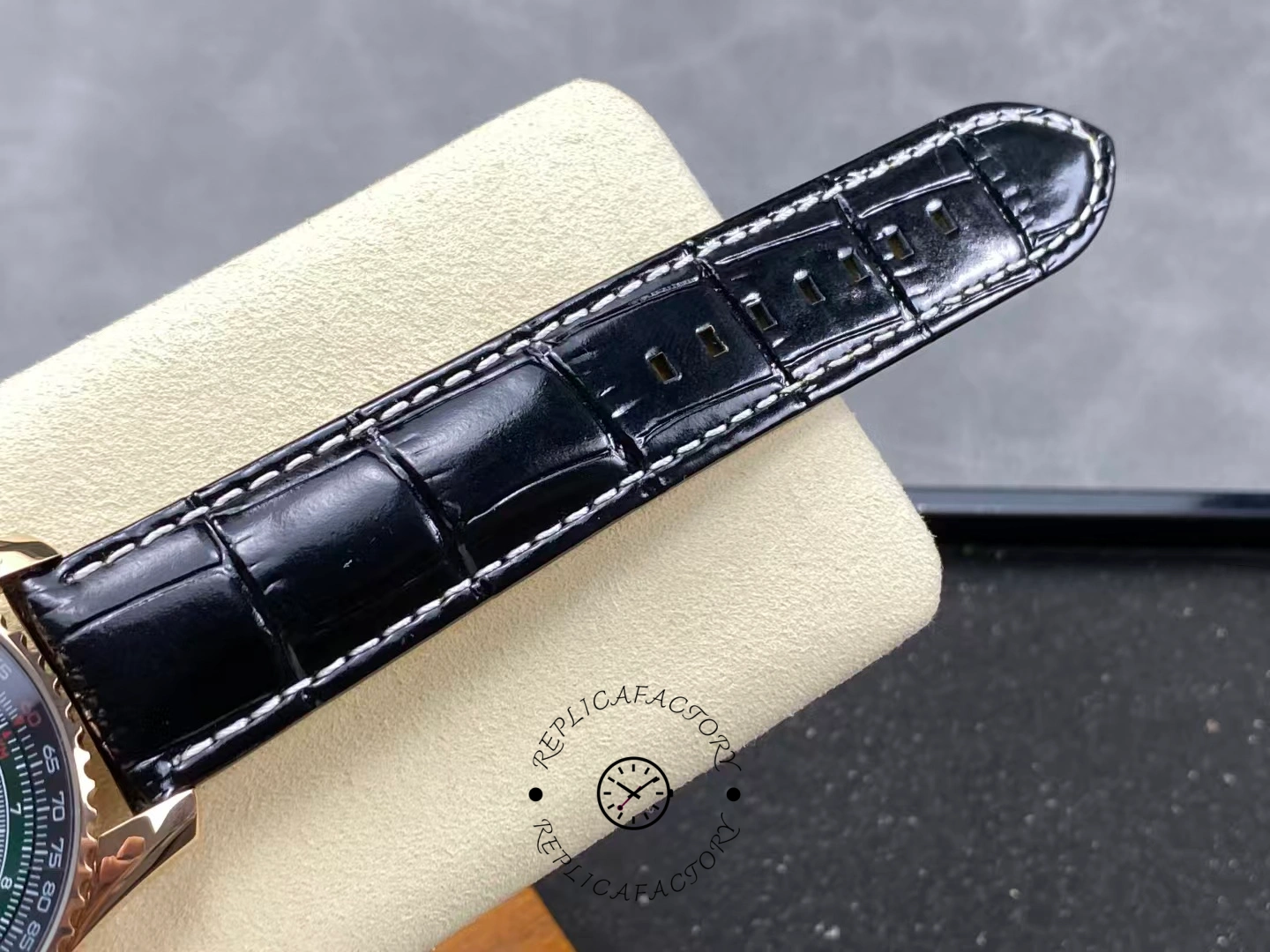 Breitling Navitimer Cosmanaute 41mm Limited Edition RB12302A1L1P1 Replica