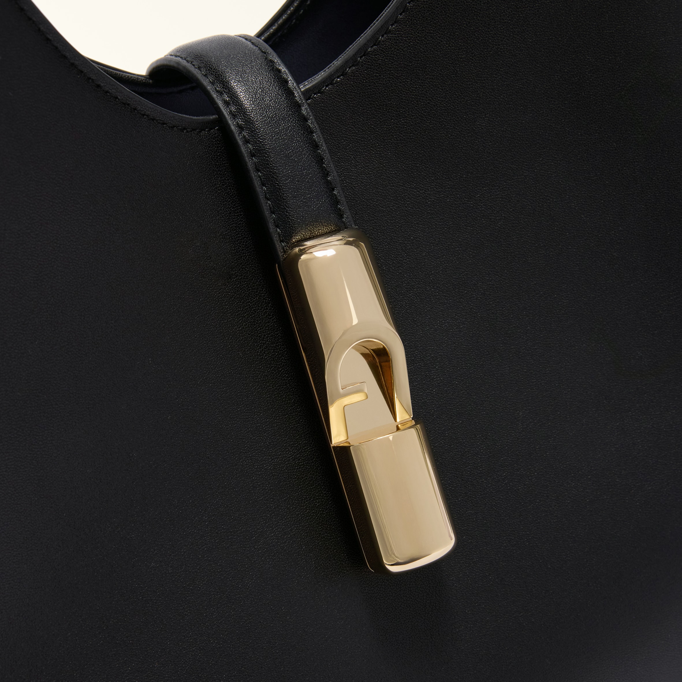 Furla Goccia Shoulder Bag M