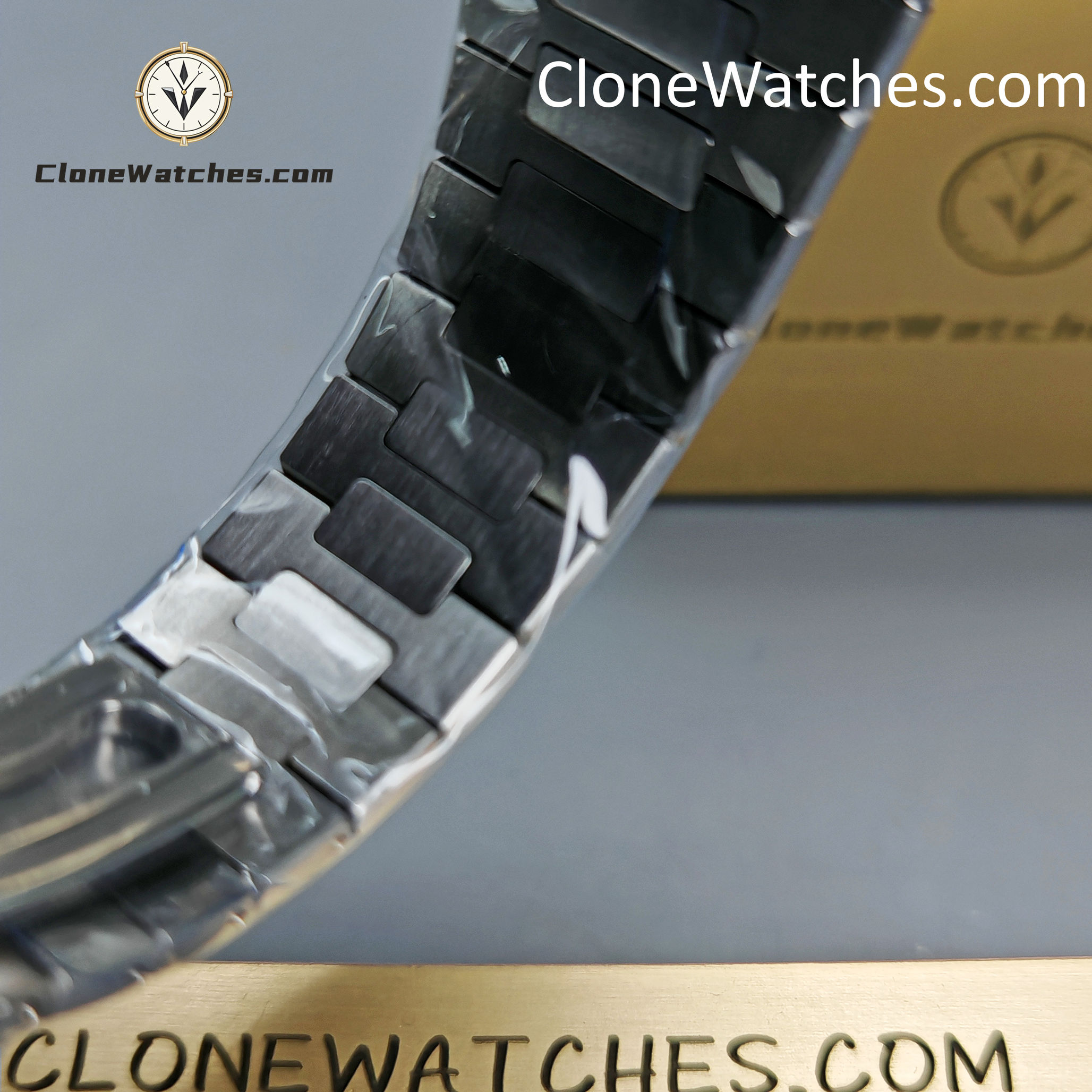 Patek Philippe Super Clone Watches 1:1 Nautilus 5711 Green Dial