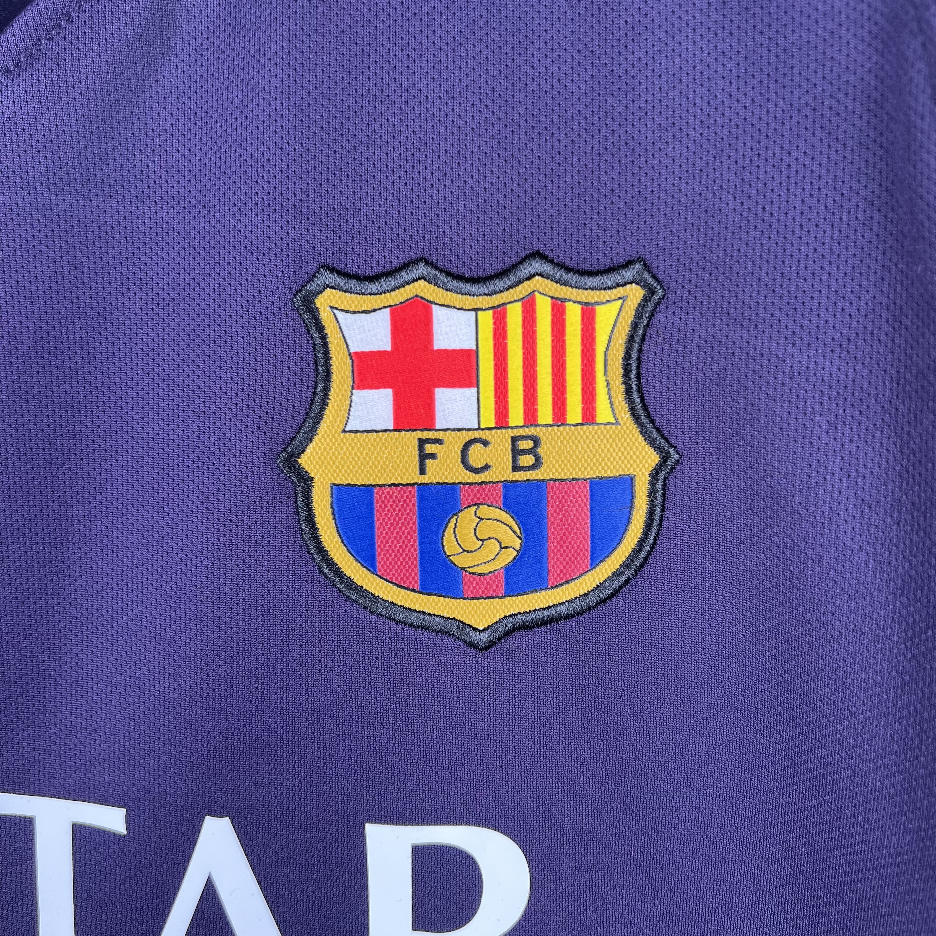 2016/17 Barcelona Away Retro Kit