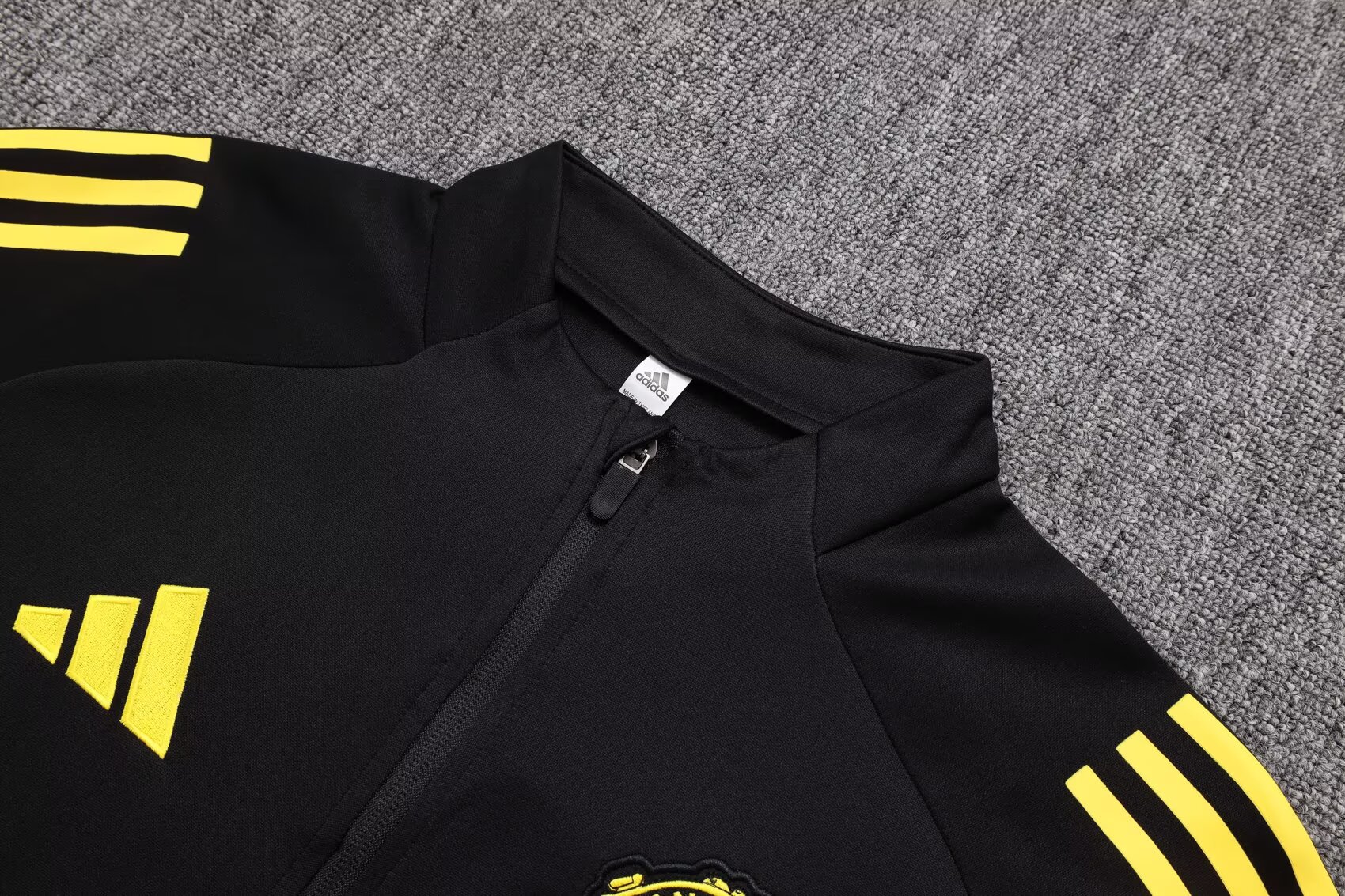 2025/26 Manchester United Black Jacket Tracksuit