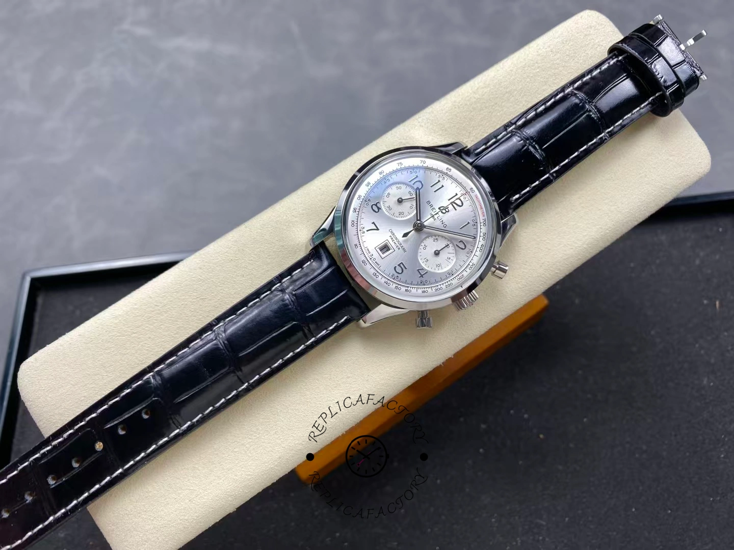 Breitling Premier B09 Silver Dial 40 mm AB0930371G1P1 Replica
