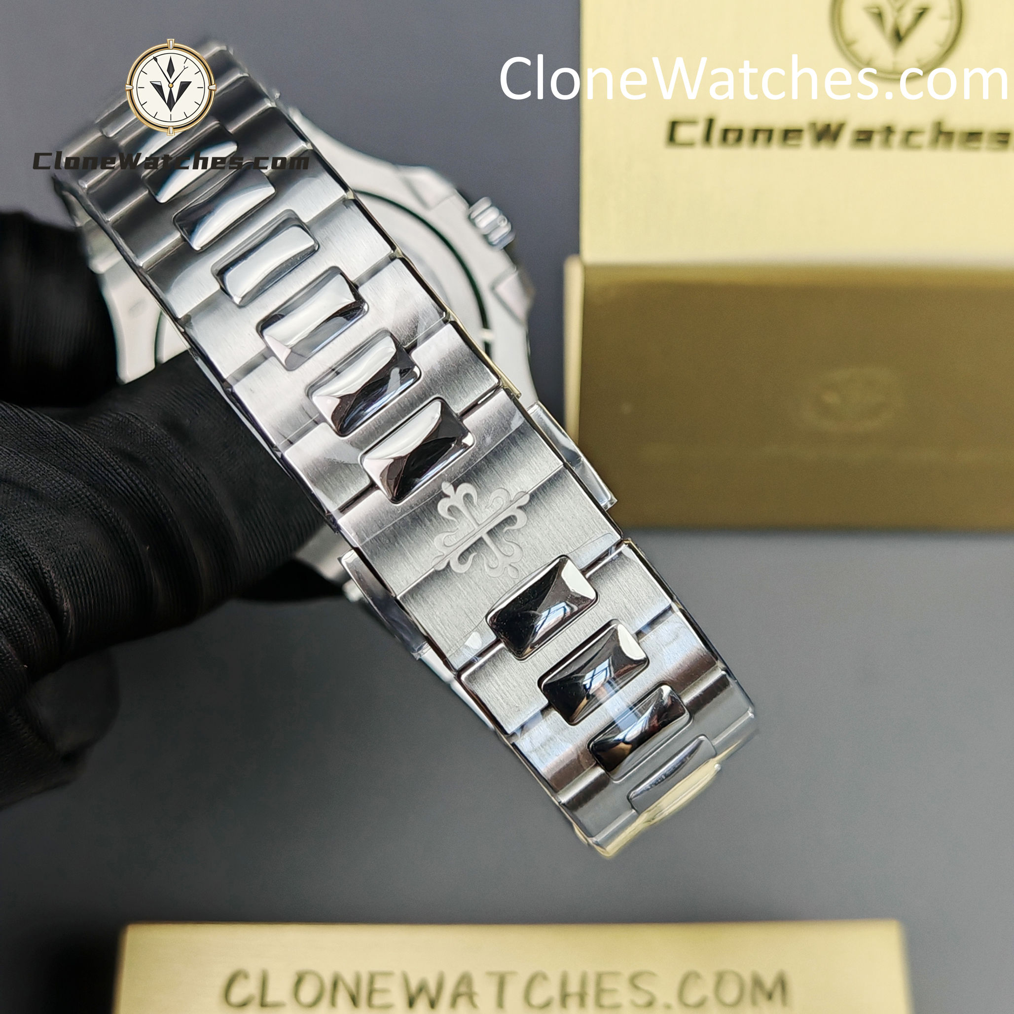 Patek Philippe Super Clone Watches 1:1 5811 Nautilus New Clasp