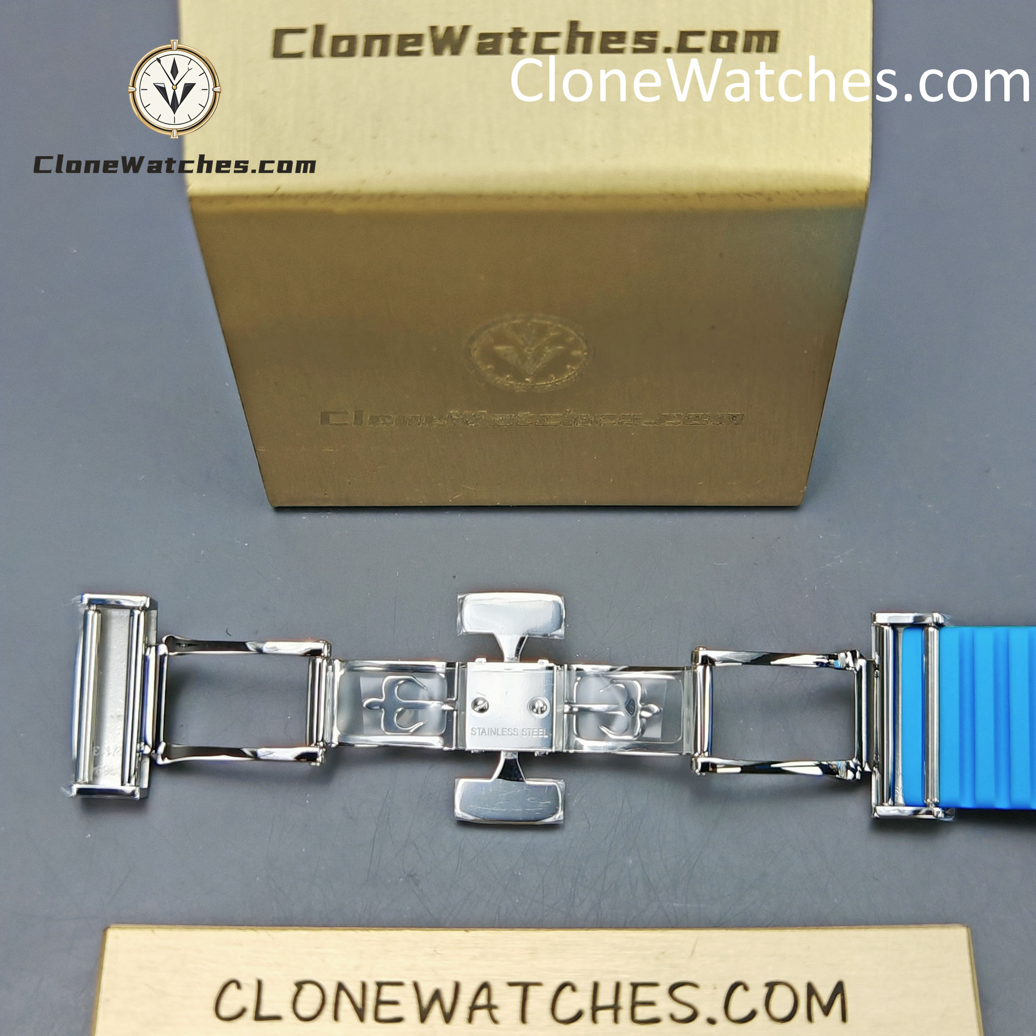 Patek Philippe Super Clone Watches 1:1 Aquanaut 5167 Black Dial Blue Strap 40mm