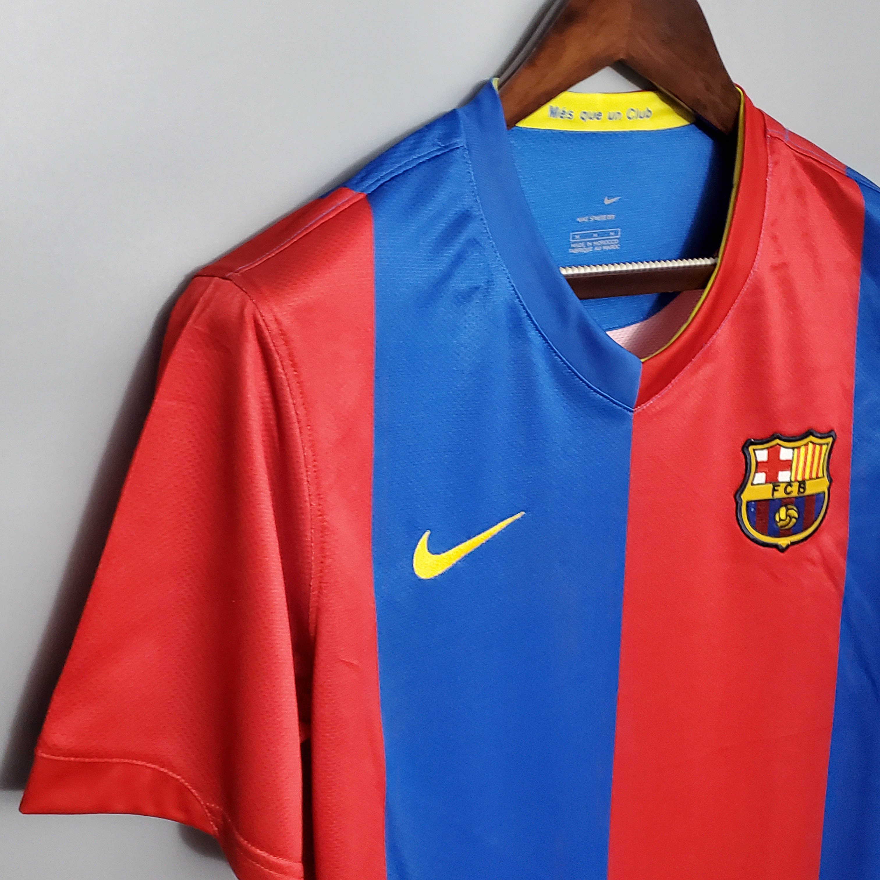 2006/2007 Retro Barcelona Home Football Shirt 1:1 Thai Quality - Fans Edition