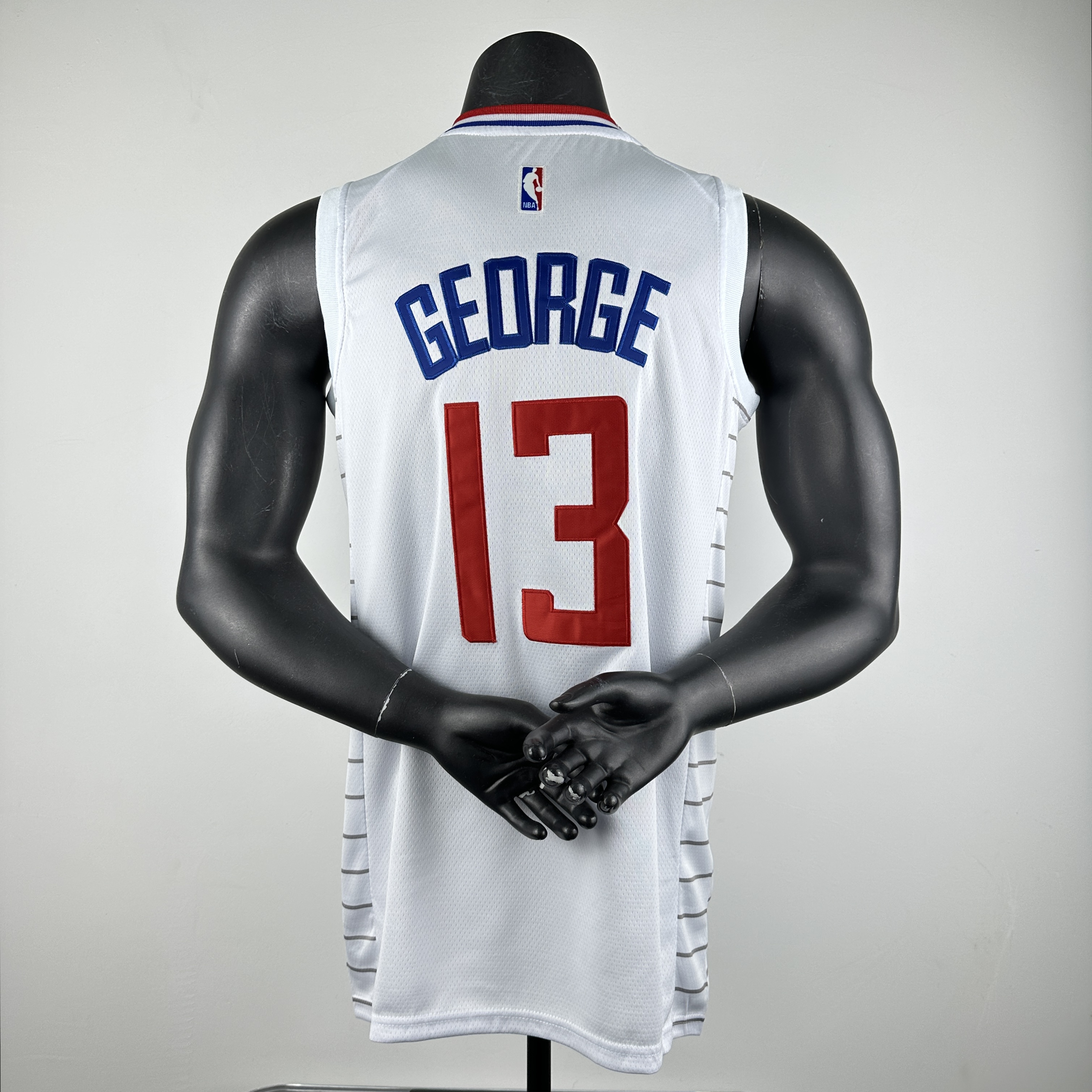 Embroidery Clippers White No. 13 George