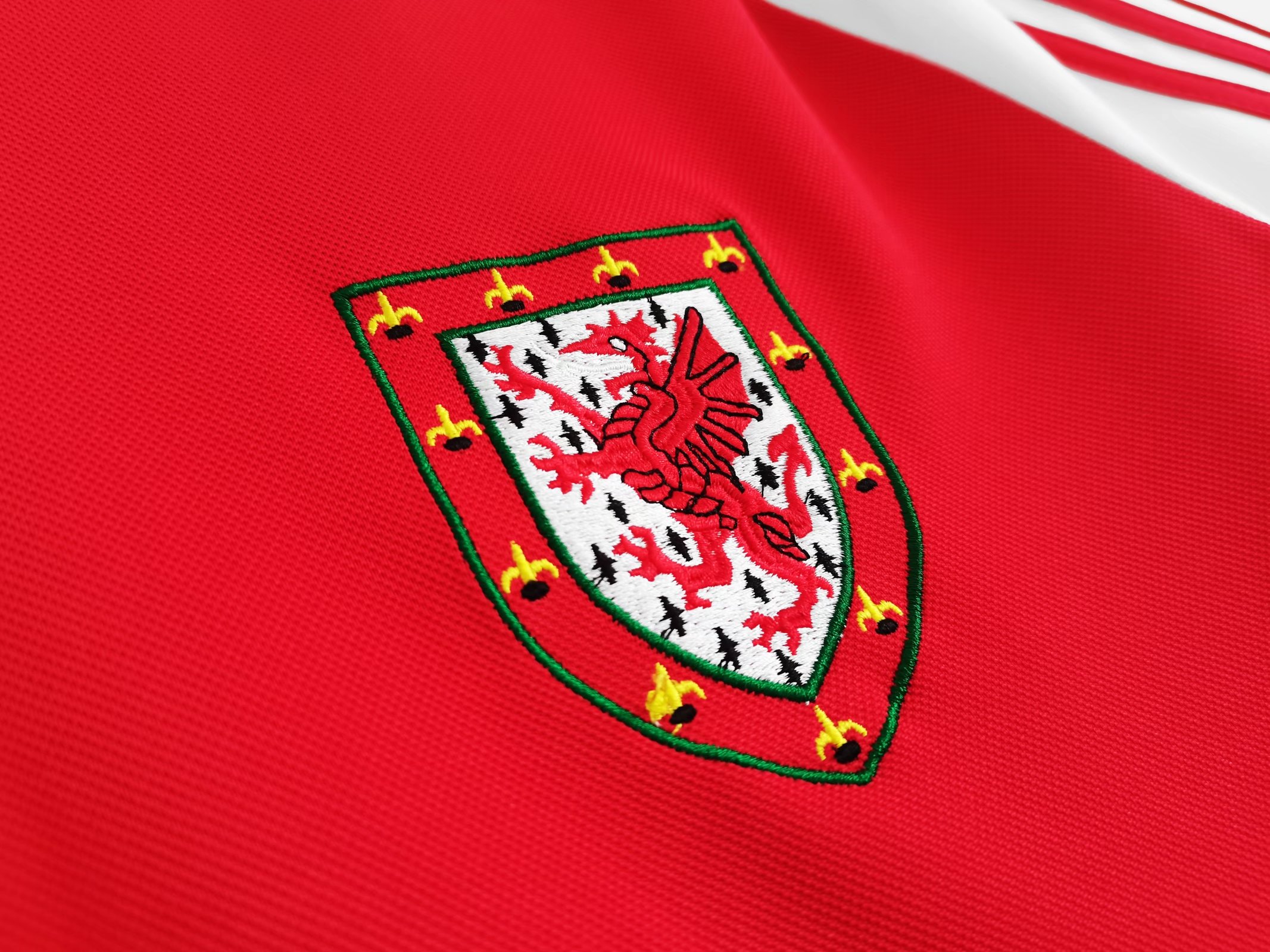 1982 Wales home retro jersey 1:1 Thai quality-Fans