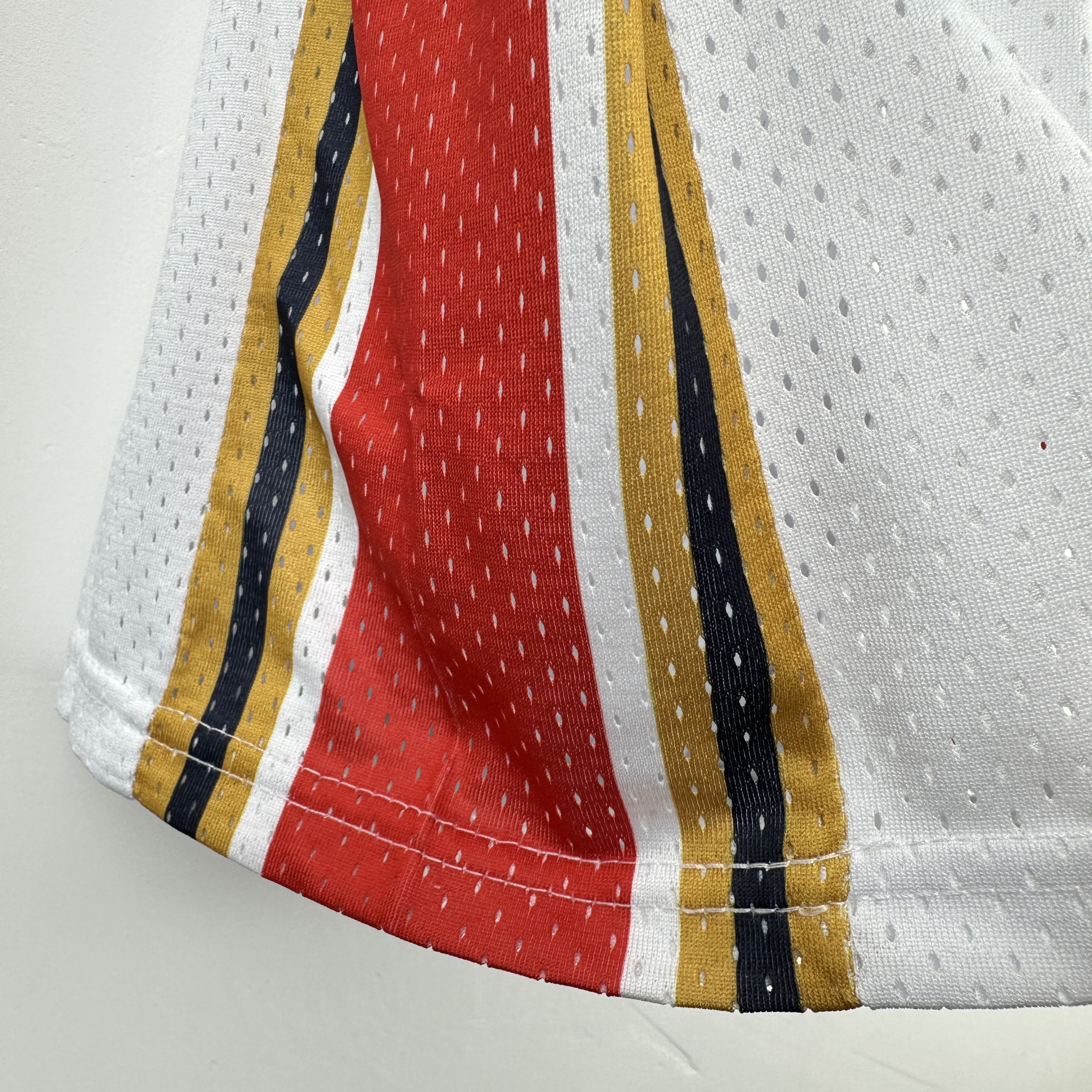 Embroidered MN Retro Jersey Cavaliers 03/04 Season White No. 23 James