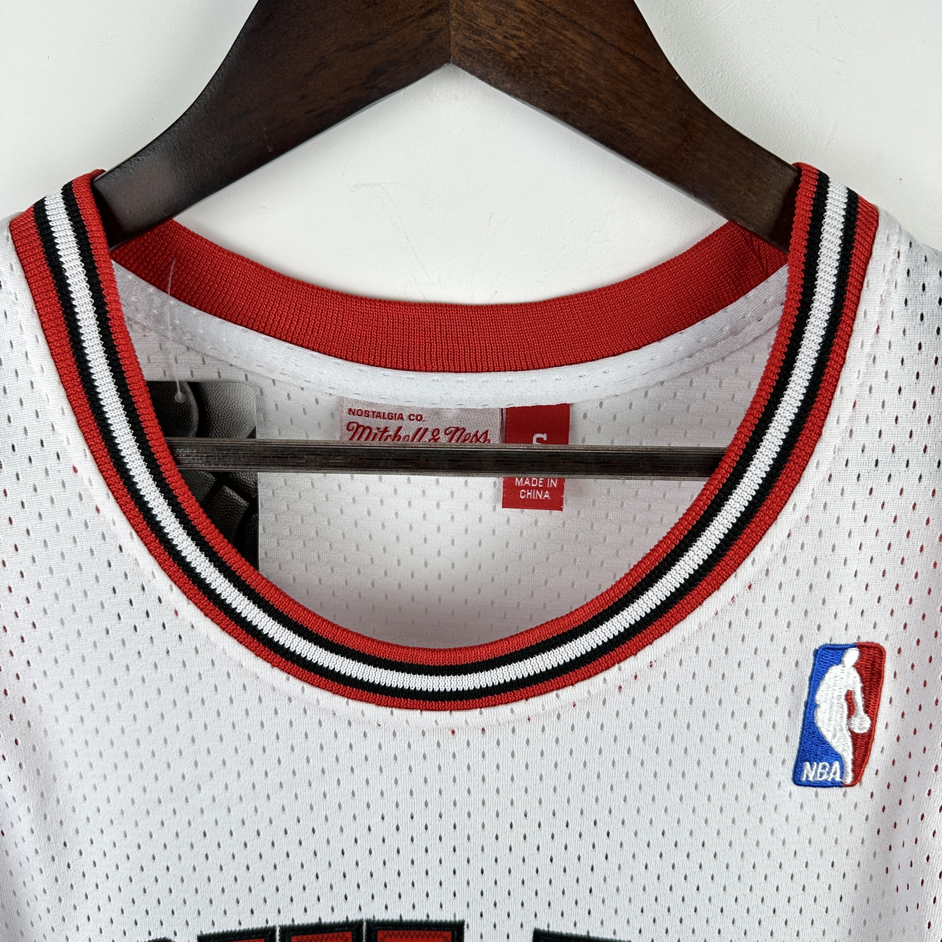 Embroidered MN retro jersey, Chicago Bulls 97/98 season, white, No. 91, Rodman