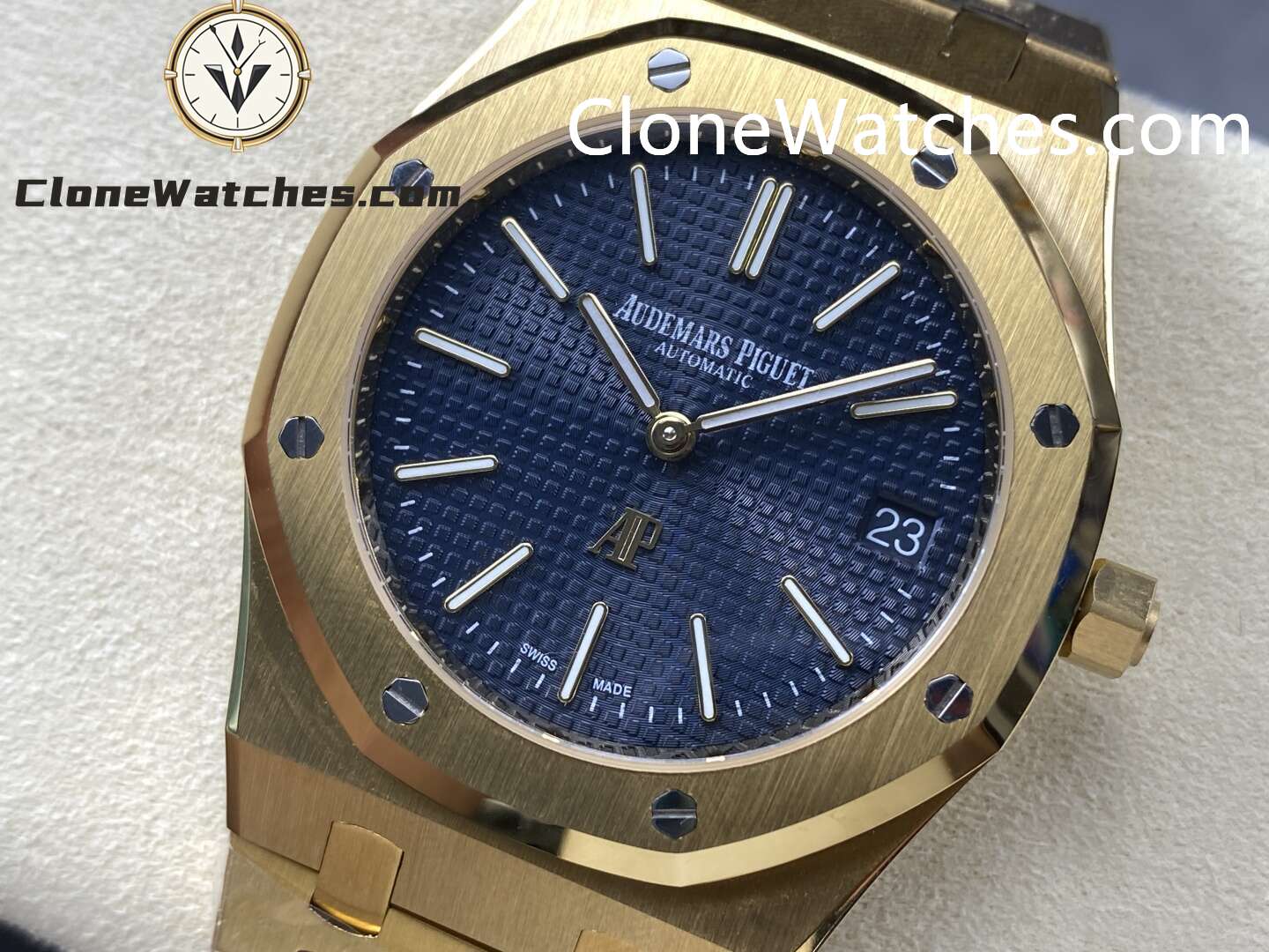 Audemars Piguet Super Clone Watches 1:1 Royal Oak 18K Gold 15202BA 39MM