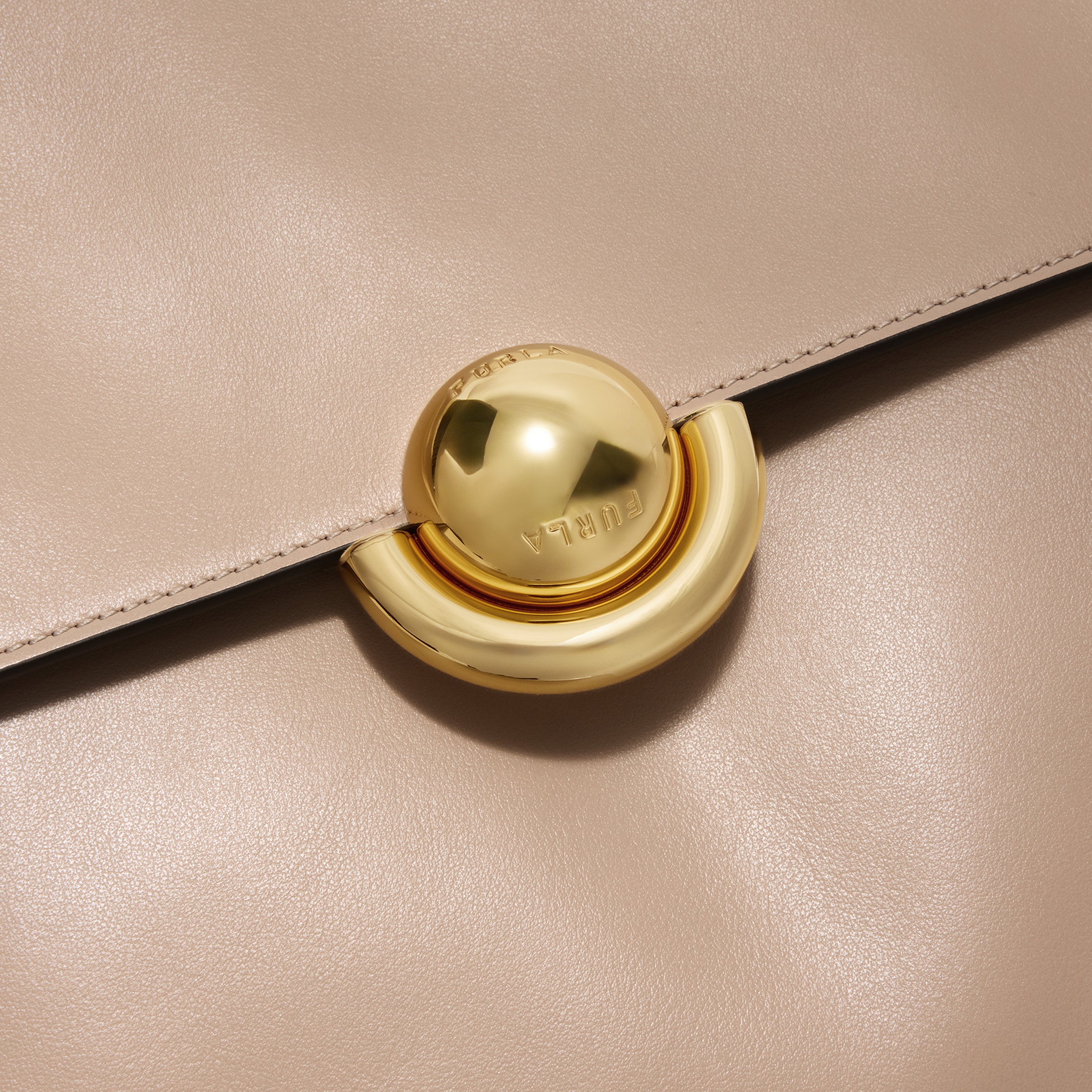 Furla Domus Shoulder Bag M