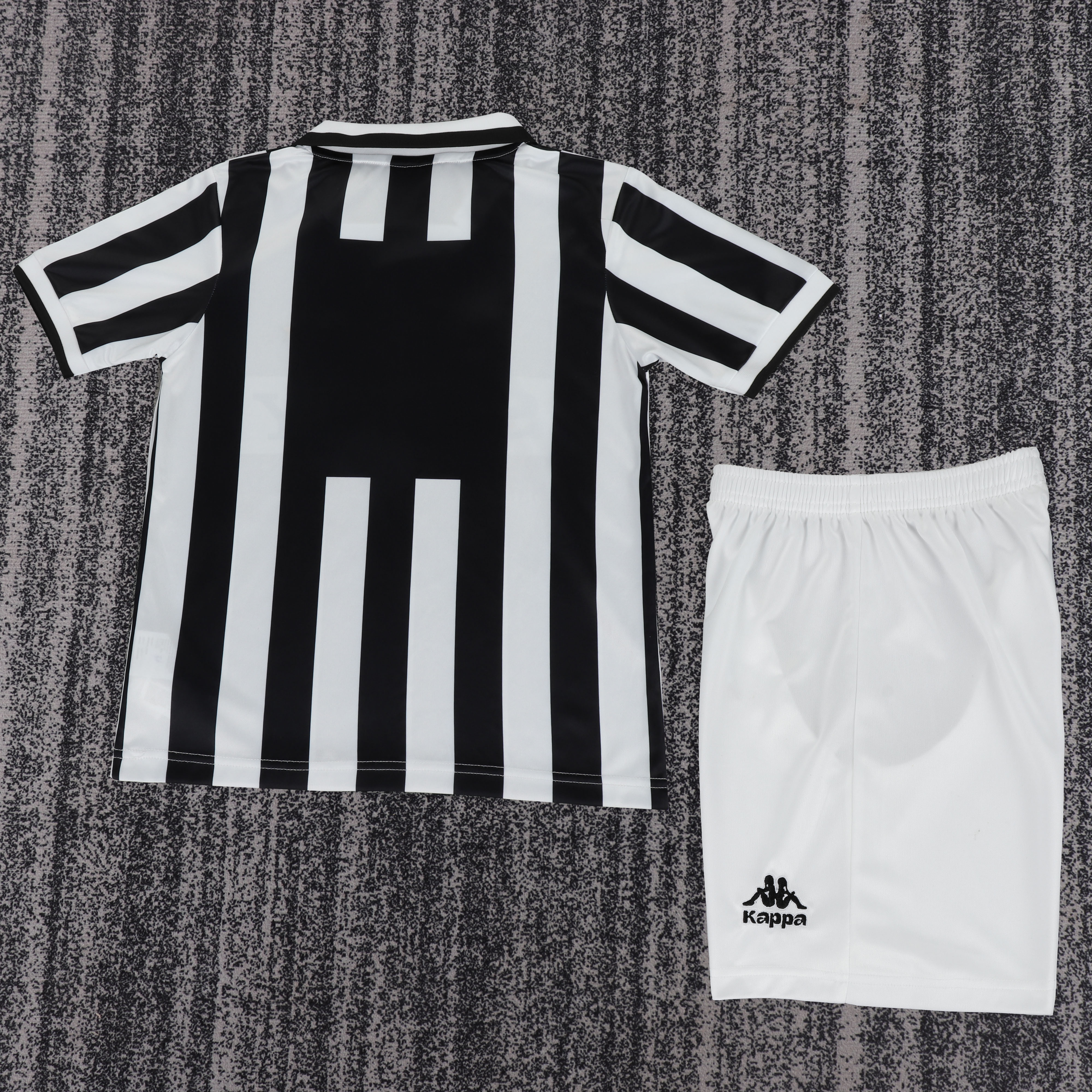 1995-96 Juventus Home Retro Children's Jersey Set - Fans Edition
